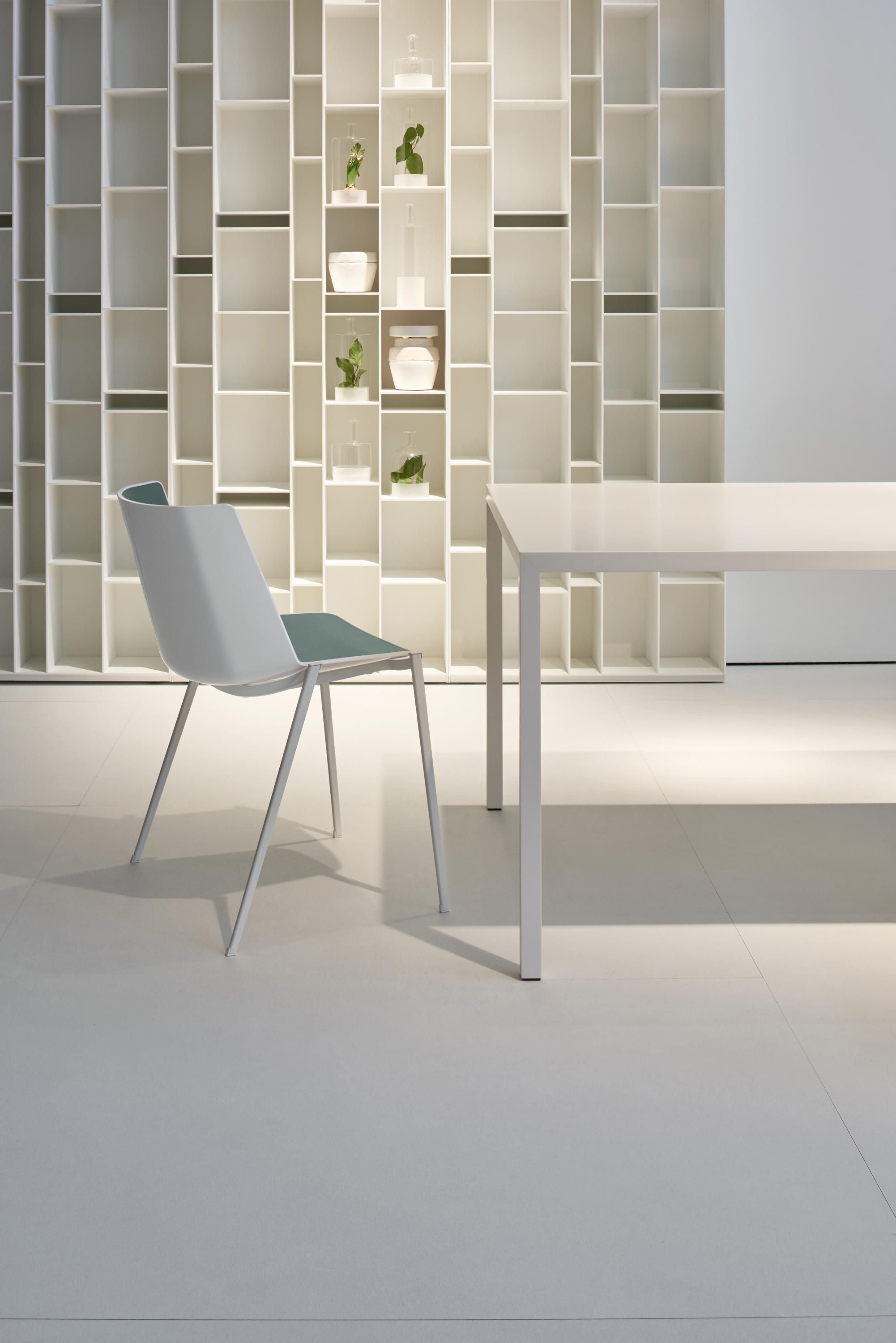 开云（中国） - 坐具|餐椅|办公家具|设计师家具|AIKU 洽谈椅/餐椅