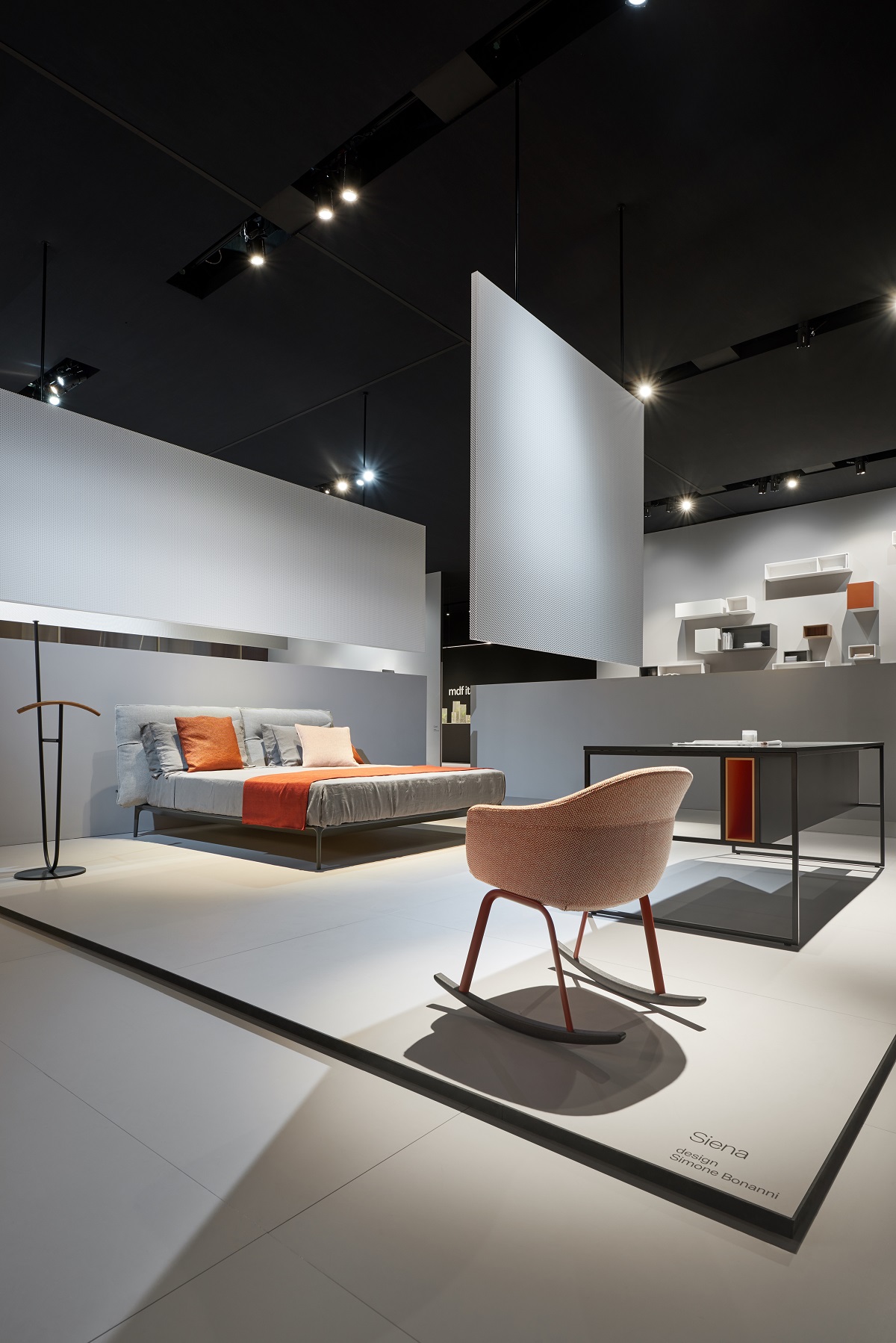 开云（中国） - 坐具|餐椅|办公家具|设计师家具|SIENA 餐椅/洽谈椅