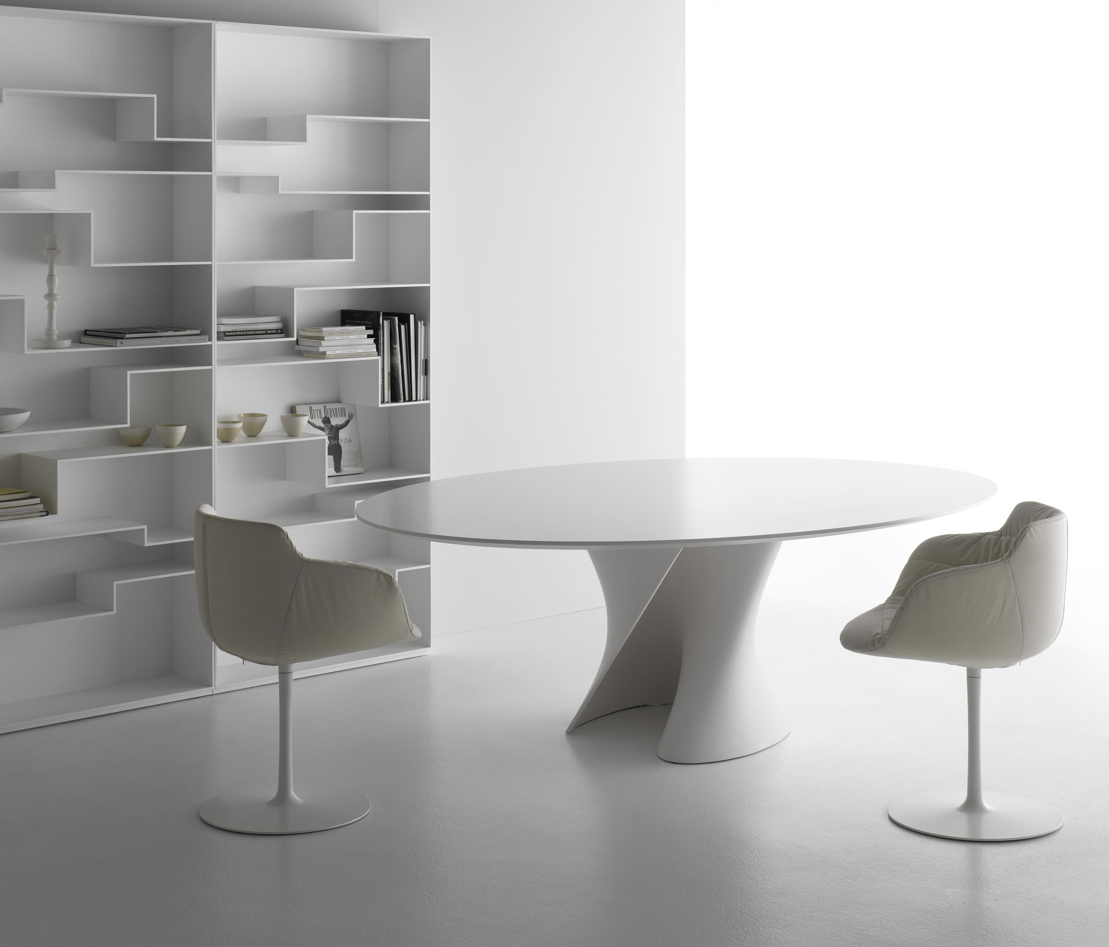 开云（中国） - 桌几|餐桌|办公家具|设计师家具|STABLE 餐桌