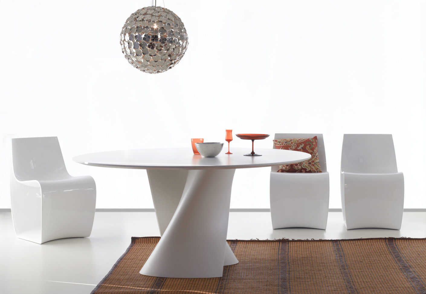 开云（中国） - 桌几|餐桌|办公家具|设计师家具|STABLE 餐桌