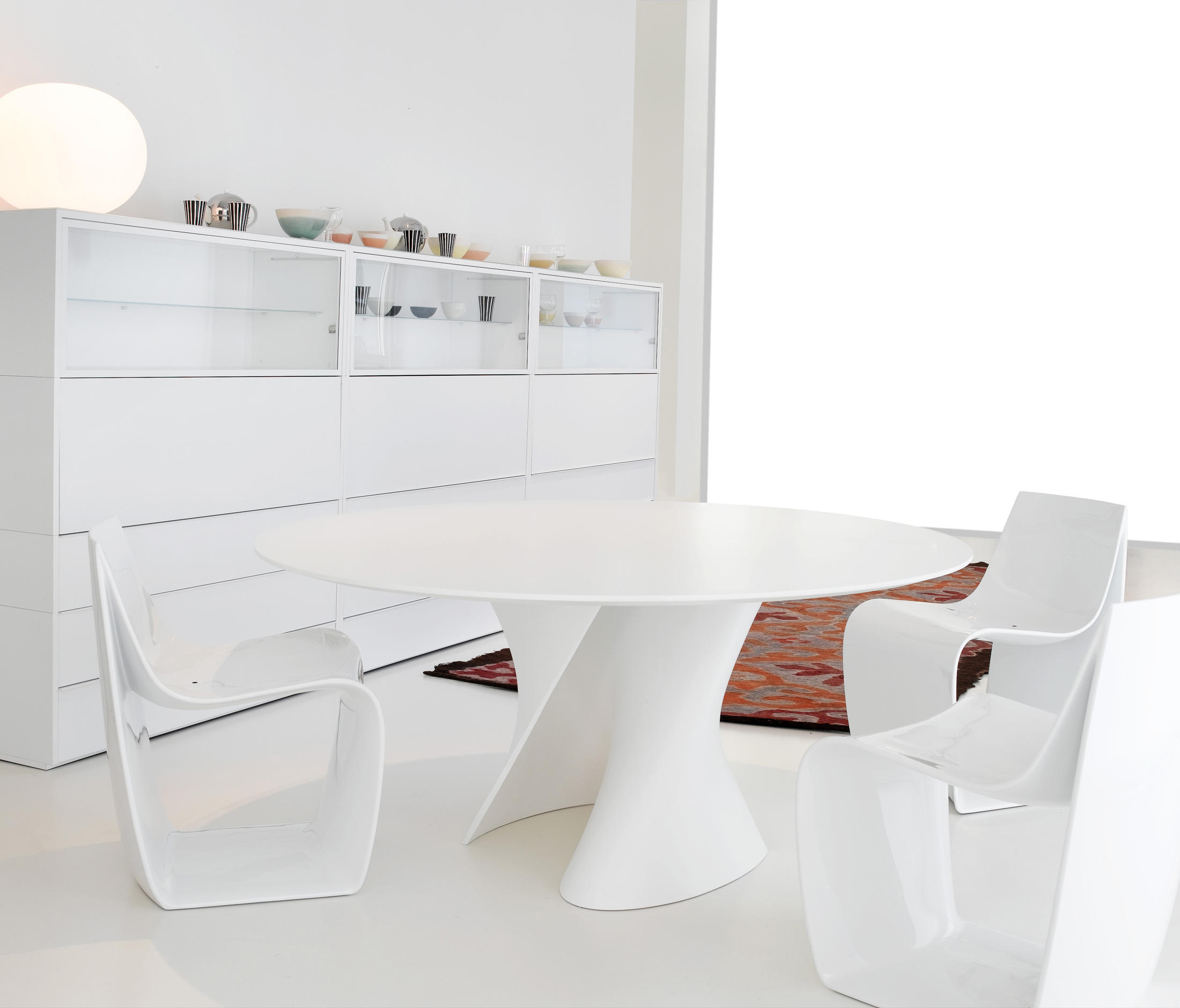 开云（中国） - 桌几|餐桌|办公家具|设计师家具|STABLE 餐桌