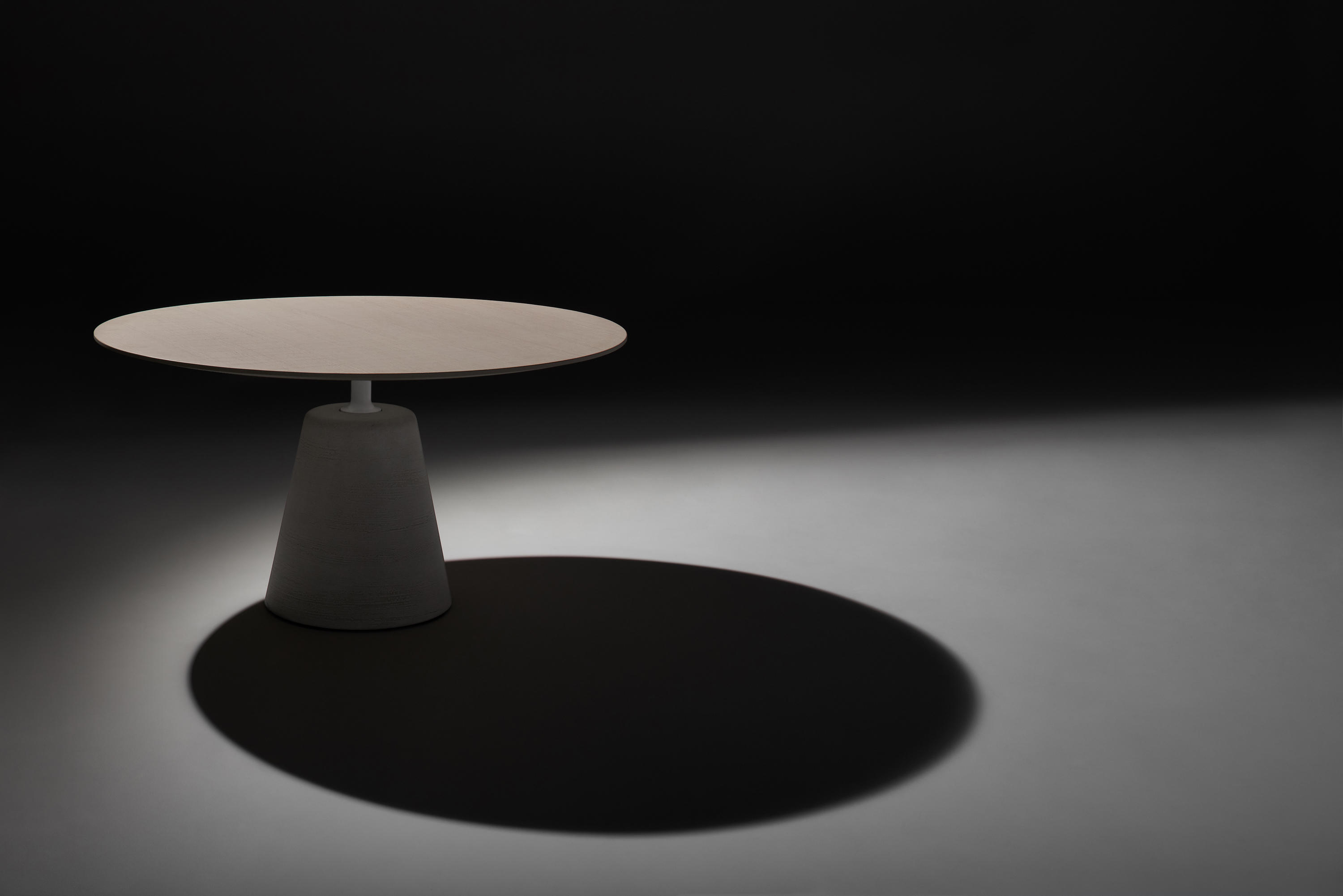 开云（中国） - 桌几|餐桌|办公家具|设计师家具|ROCK TABLE 餐桌/咖啡桌