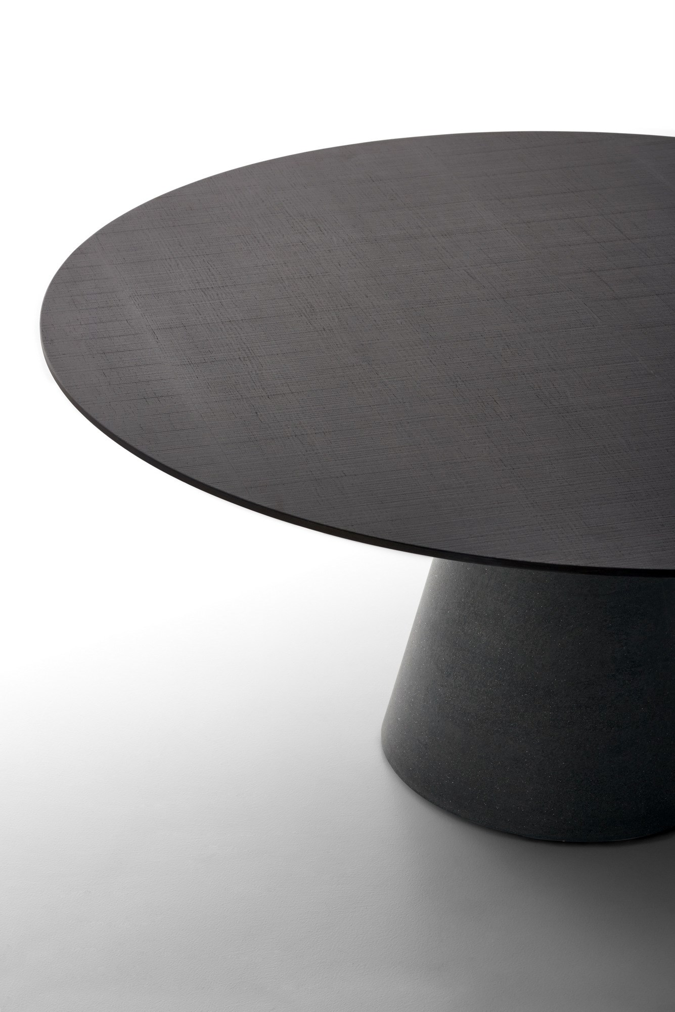 开云（中国） - 桌几|餐桌|办公家具|设计师家具|ROCK TABLE 餐桌/咖啡桌