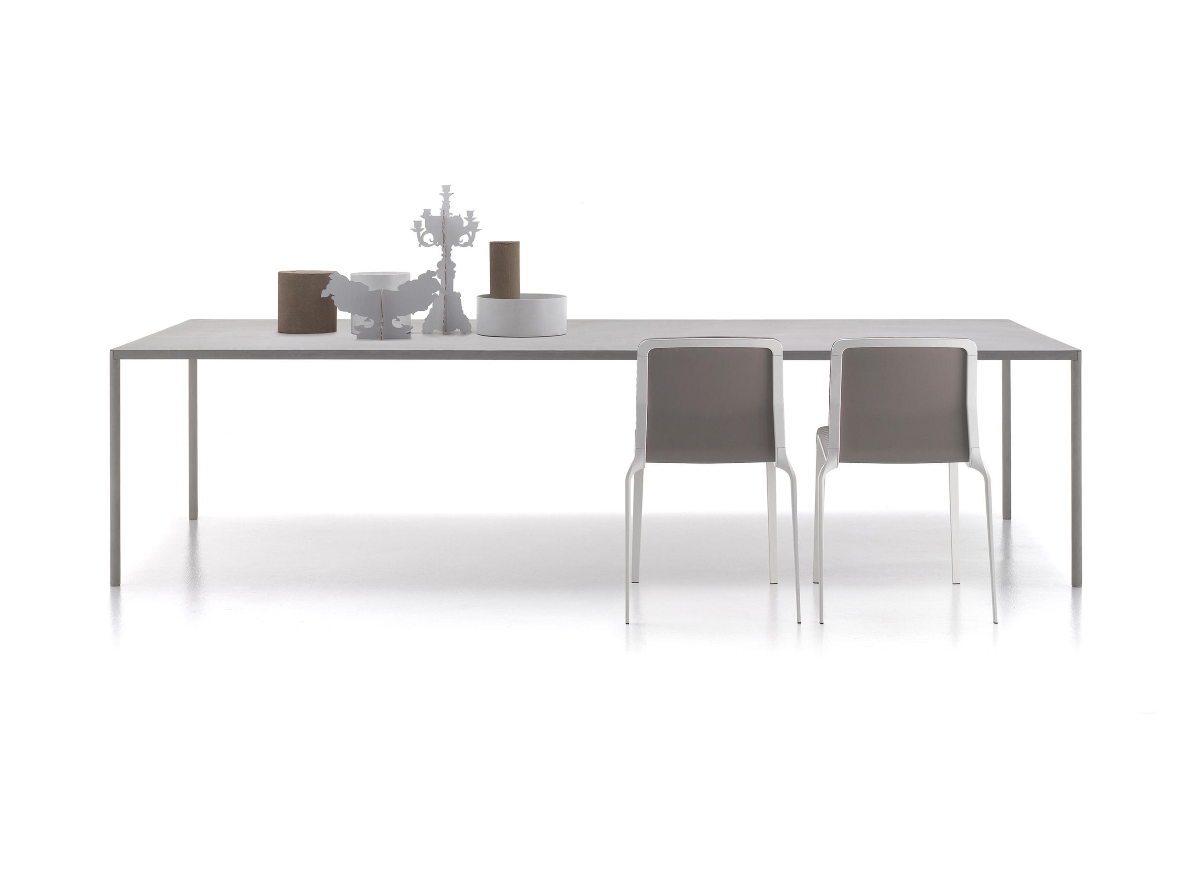 开云（中国） - 桌几|餐桌|办公家具|设计师家具|ROBIN 洽谈台/餐台