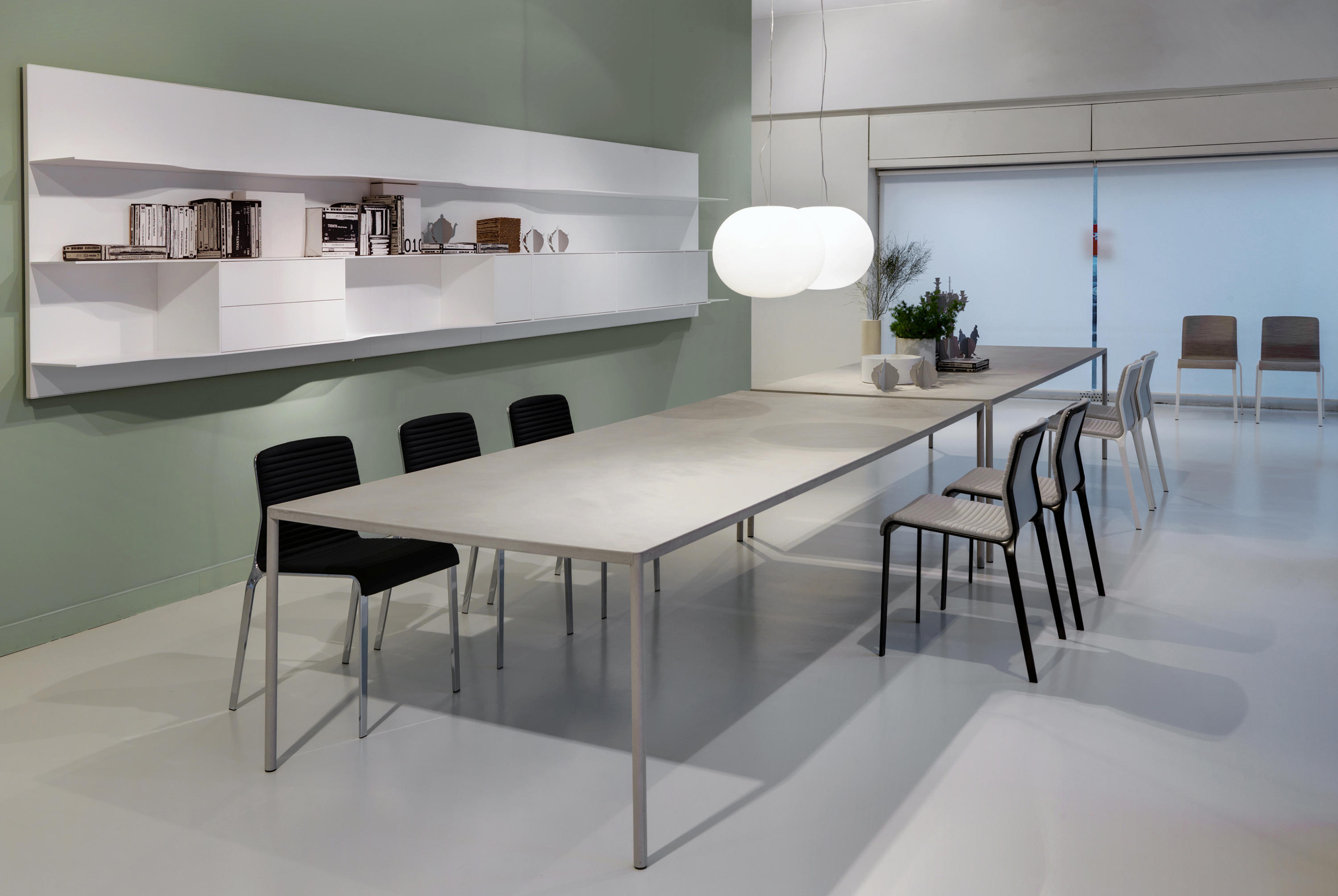 开云（中国） - 桌几|餐桌|办公家具|设计师家具|ROBIN 洽谈台/餐台