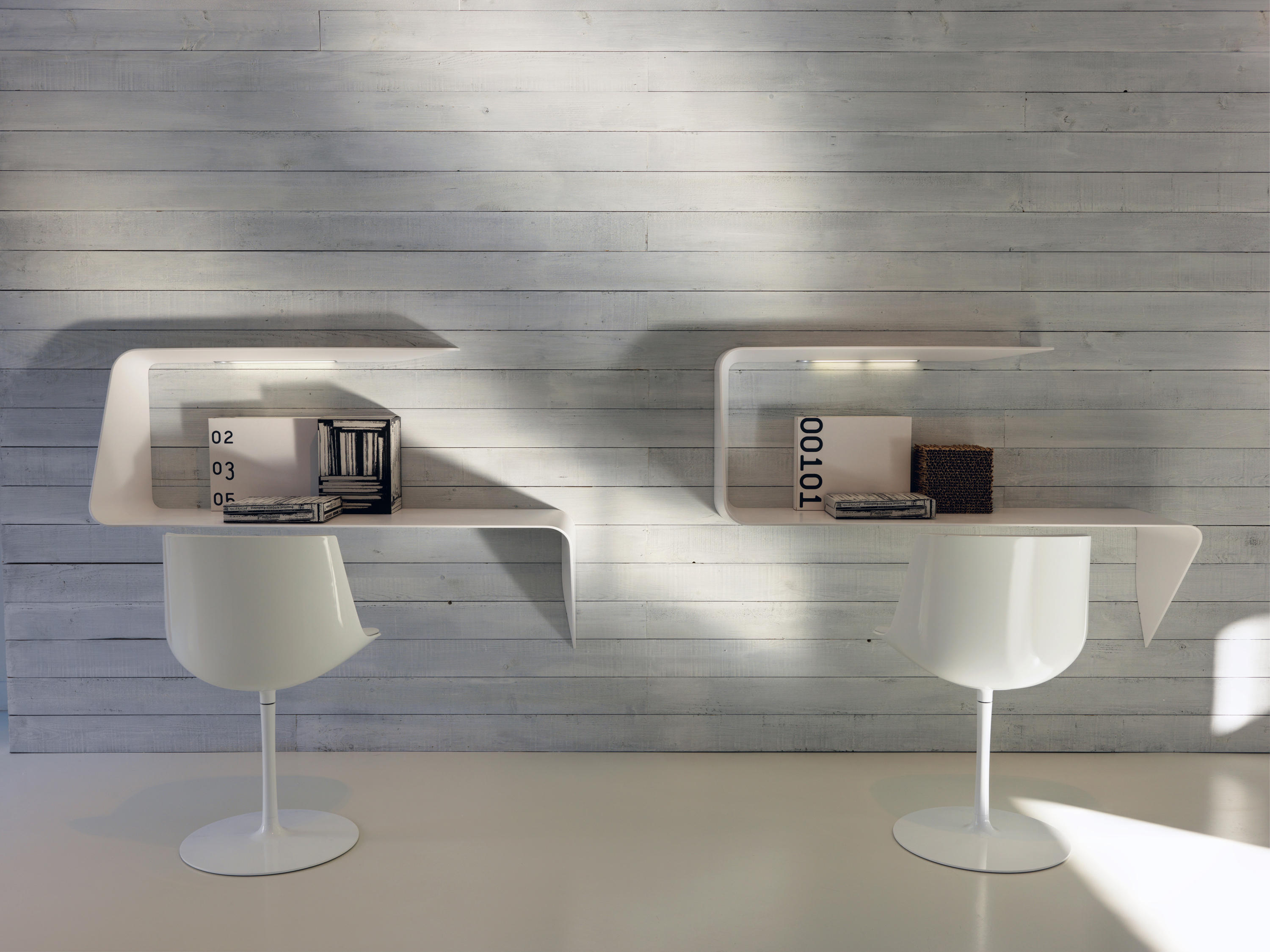 开云（中国） - 附件|装饰画/墙饰|办公家具|设计师家具|MAMBA 悬挂桌