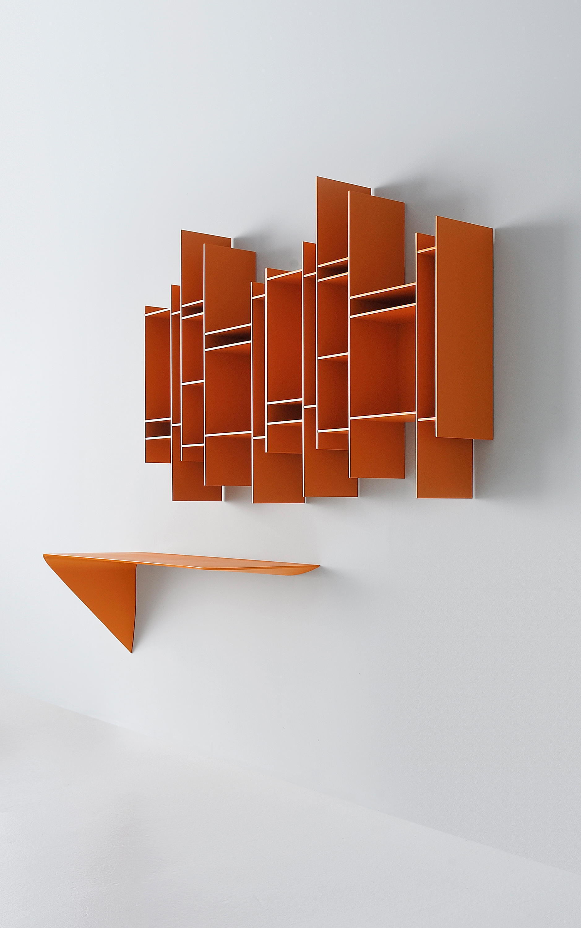 开云（中国） - 附件|装饰画/墙饰|办公家具|设计师家具|MAMBA 悬挂桌