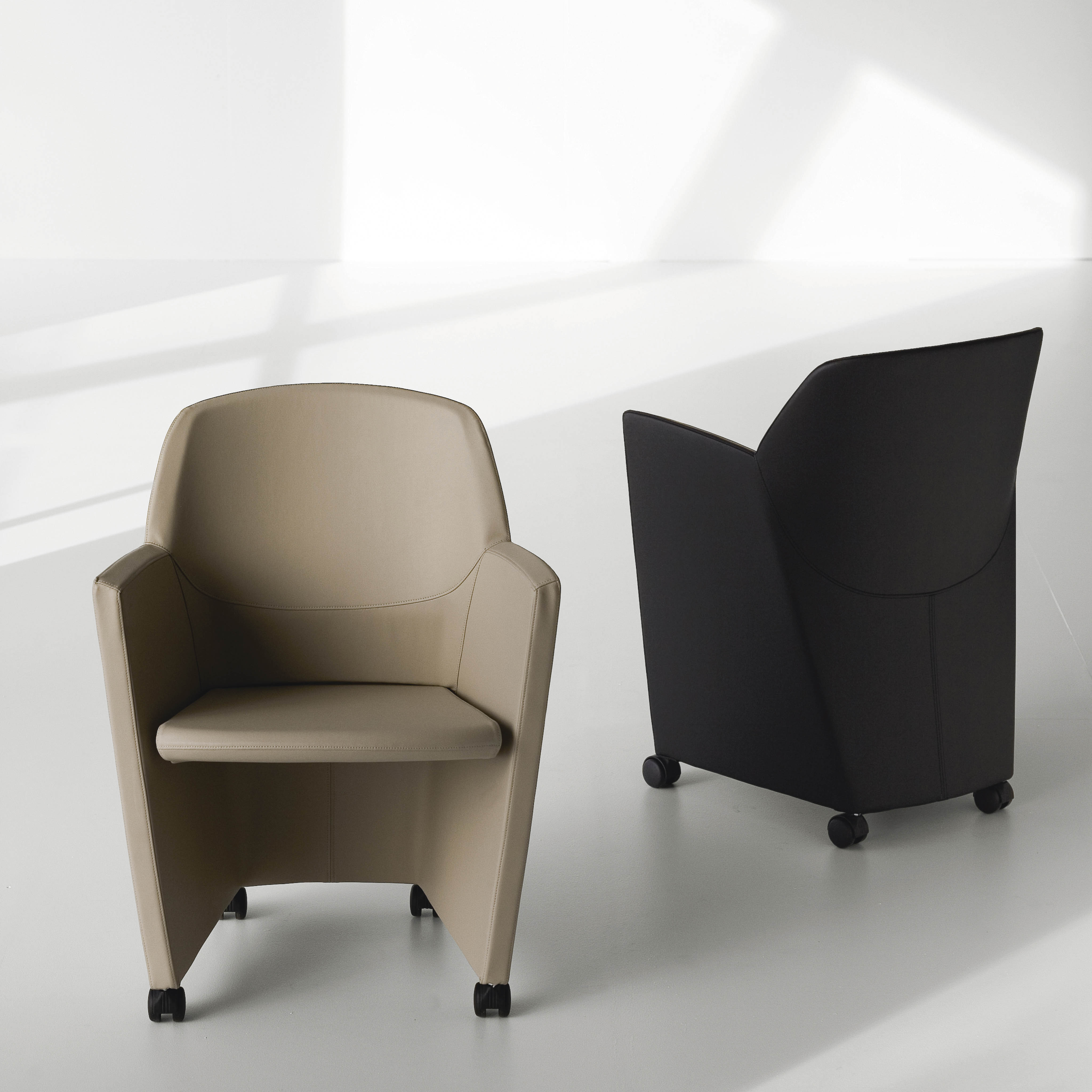 开云（中国） - 坐具|办公椅|办公家具|设计师家具|Peppermint hospitality 洽谈椅