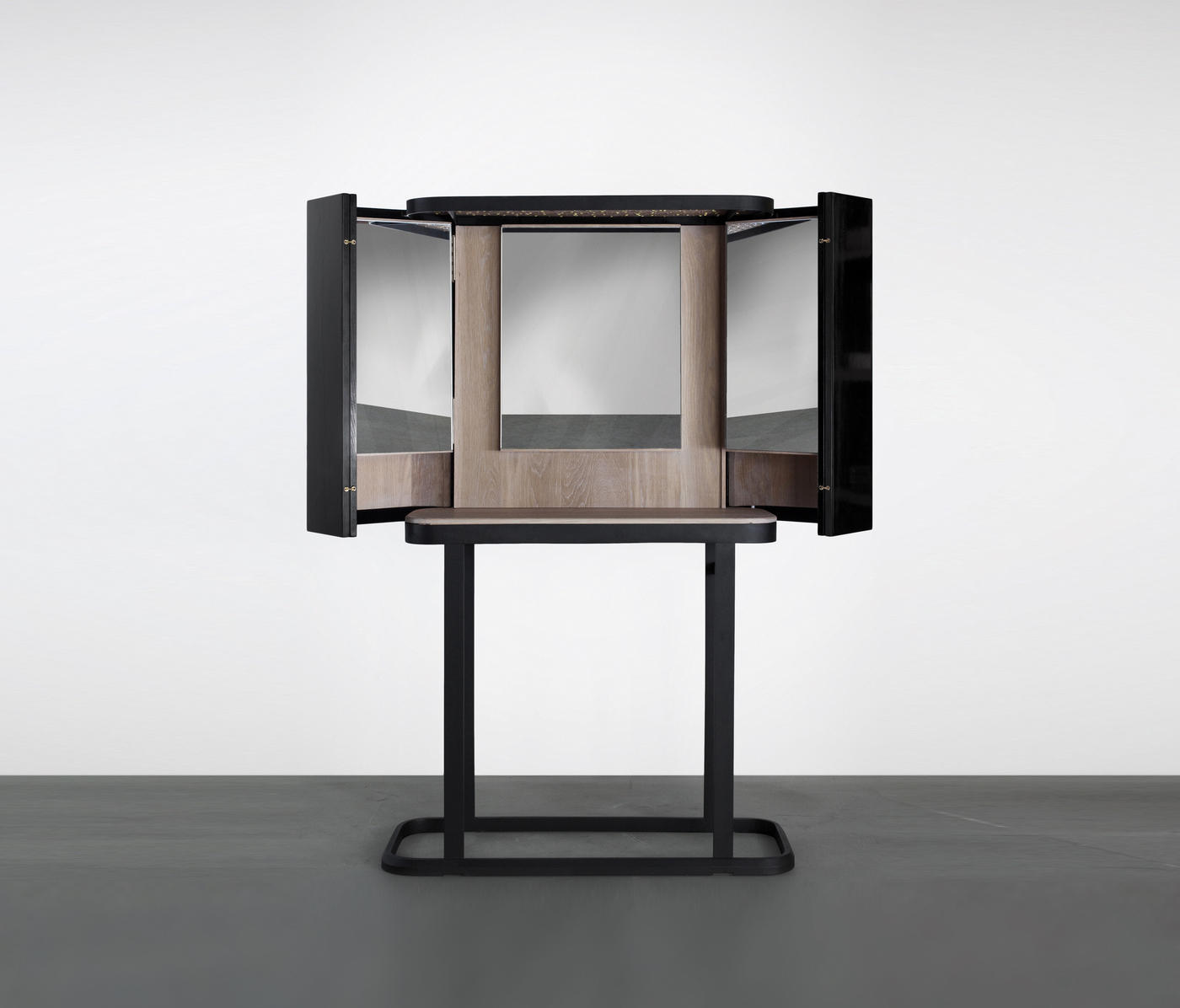 开云（中国） - 卧室|梳妆台/凳|办公家具|设计师家具|THE NARCISSIST 梳妆台