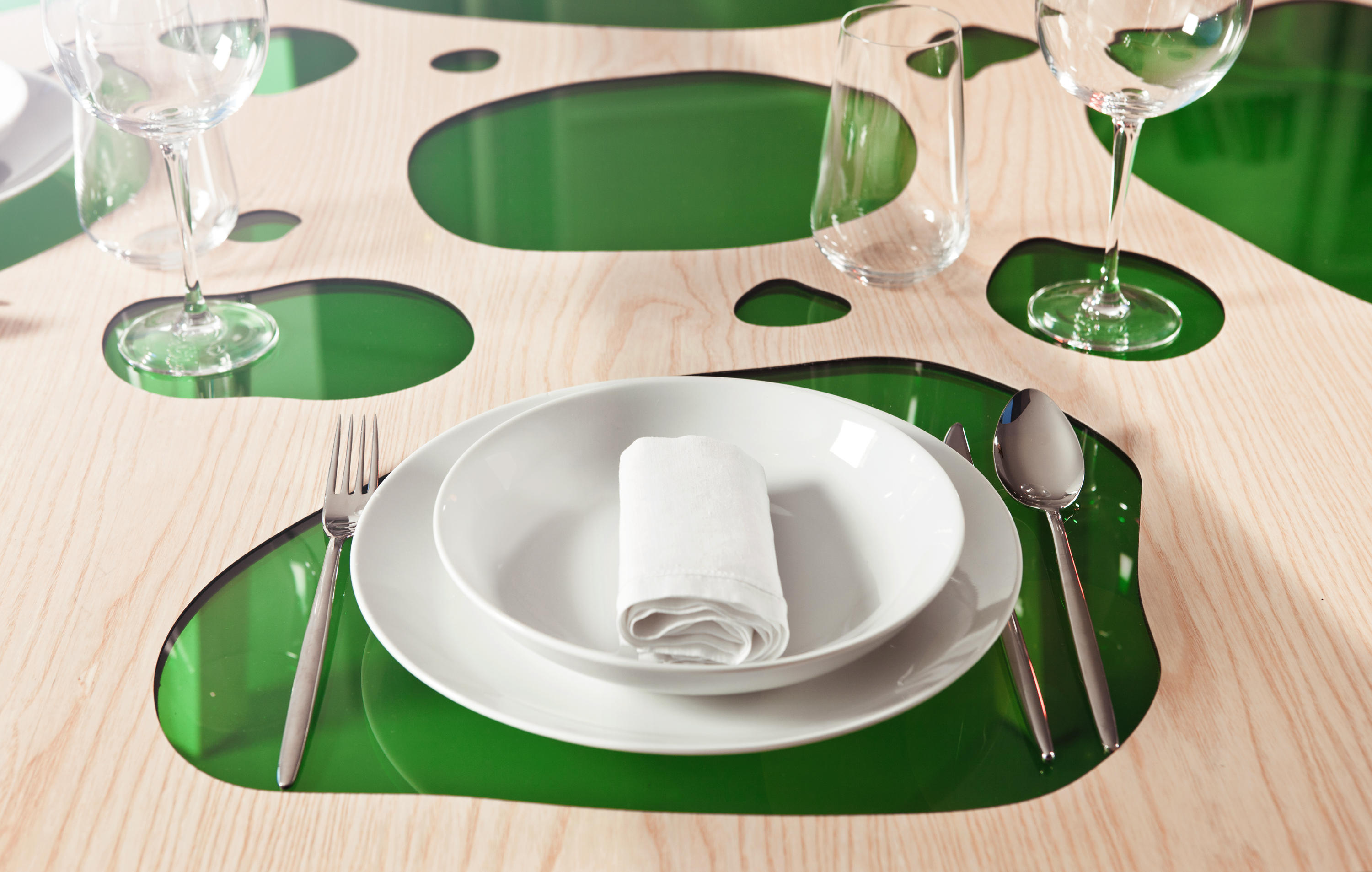 开云（中国） - 桌几|餐桌|办公家具|设计师家具|Aquario Table 餐台