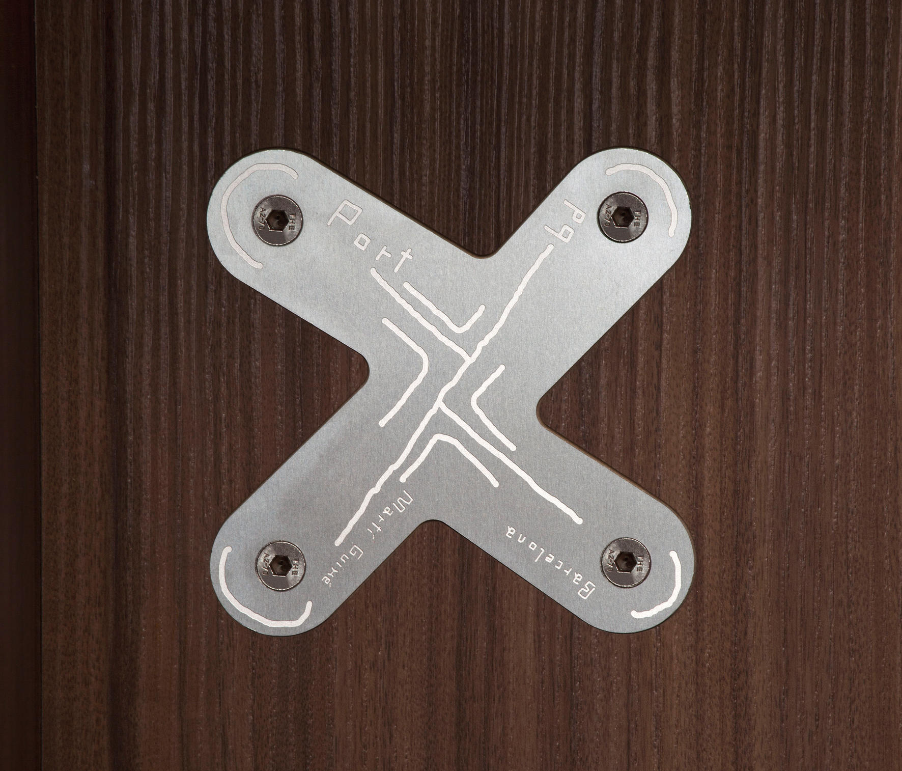 开云（中国） - 储物|装饰架|办公家具|设计师家具|Free Port Cabinet 装饰柜/边柜