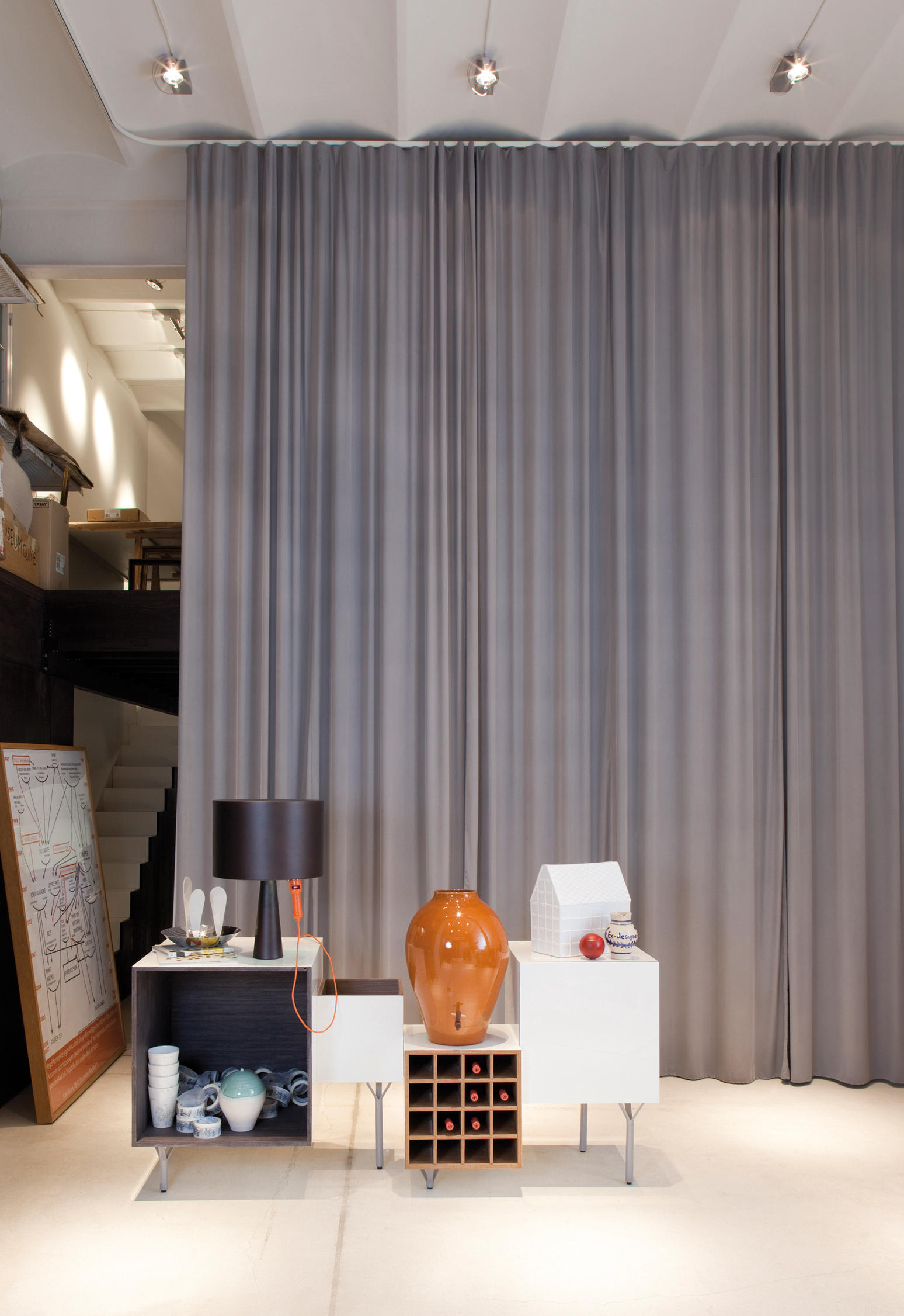 开云（中国） - 储物|装饰架|办公家具|设计师家具|Free Port Cabinet 装饰柜/边柜