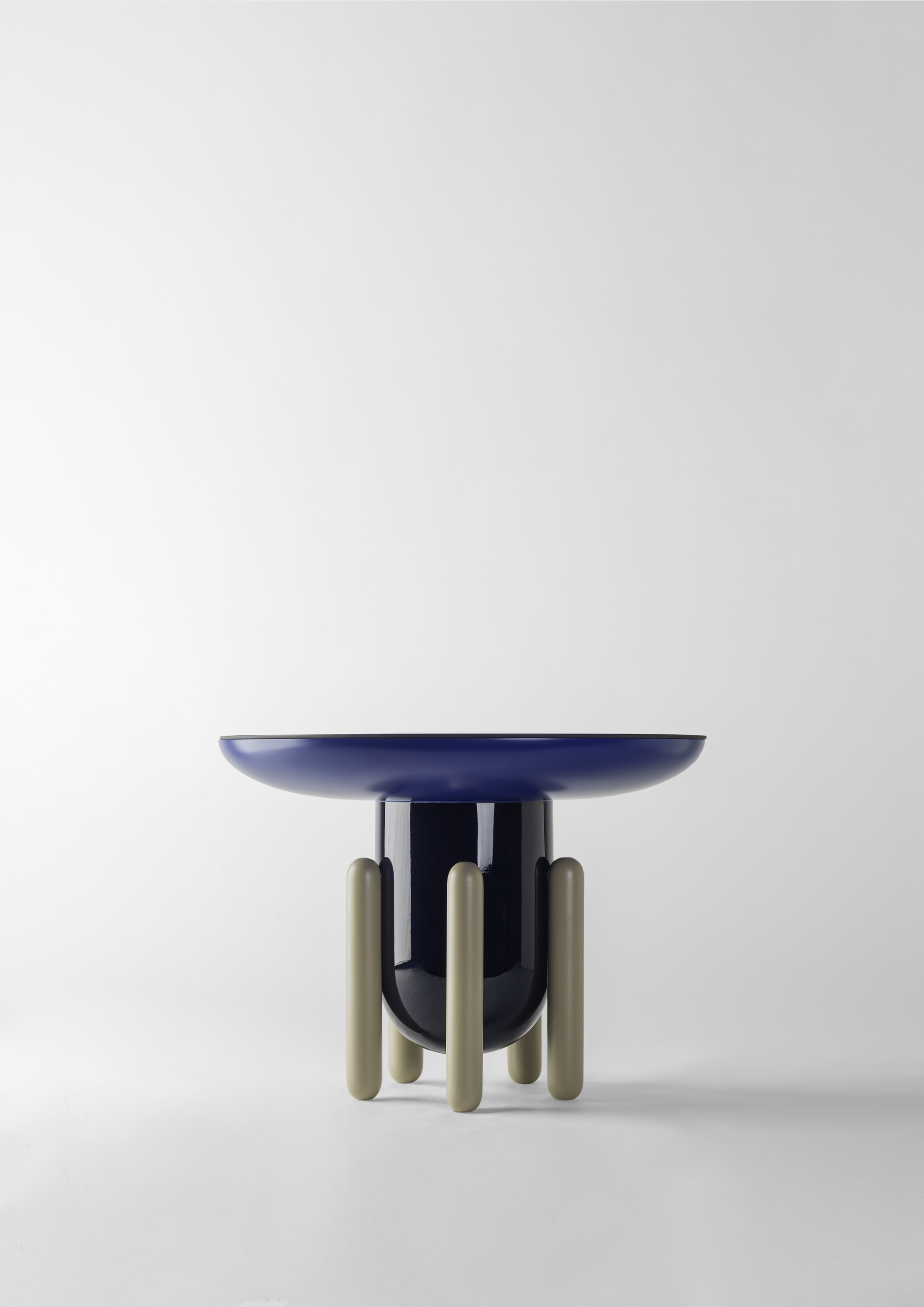 开云（中国） - 桌几|茶几/边几|办公家具|设计师家具|EXPLORER 茶几/边几