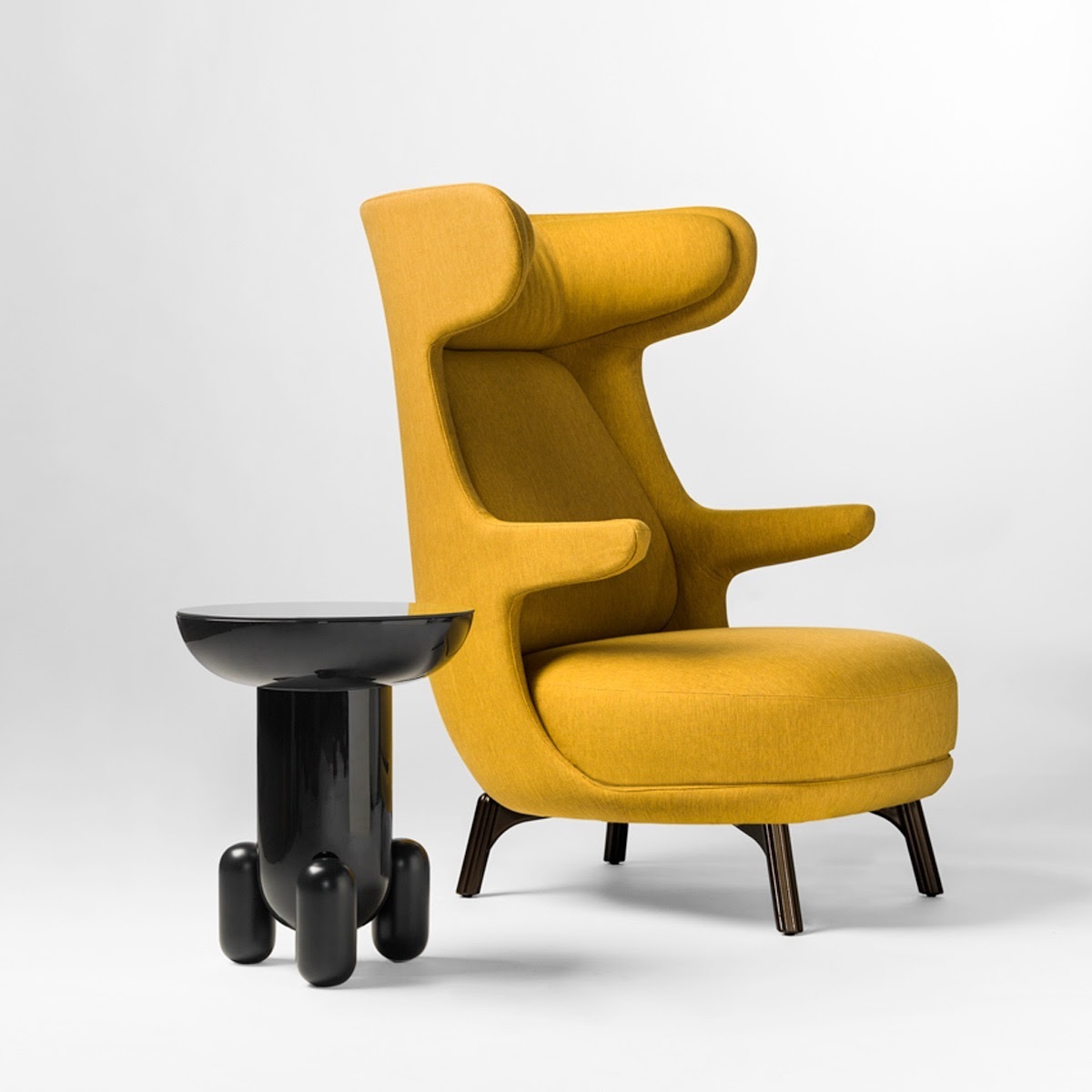 开云（中国） - 桌几|茶几/边几|办公家具|设计师家具|EXPLORER 茶几/边几