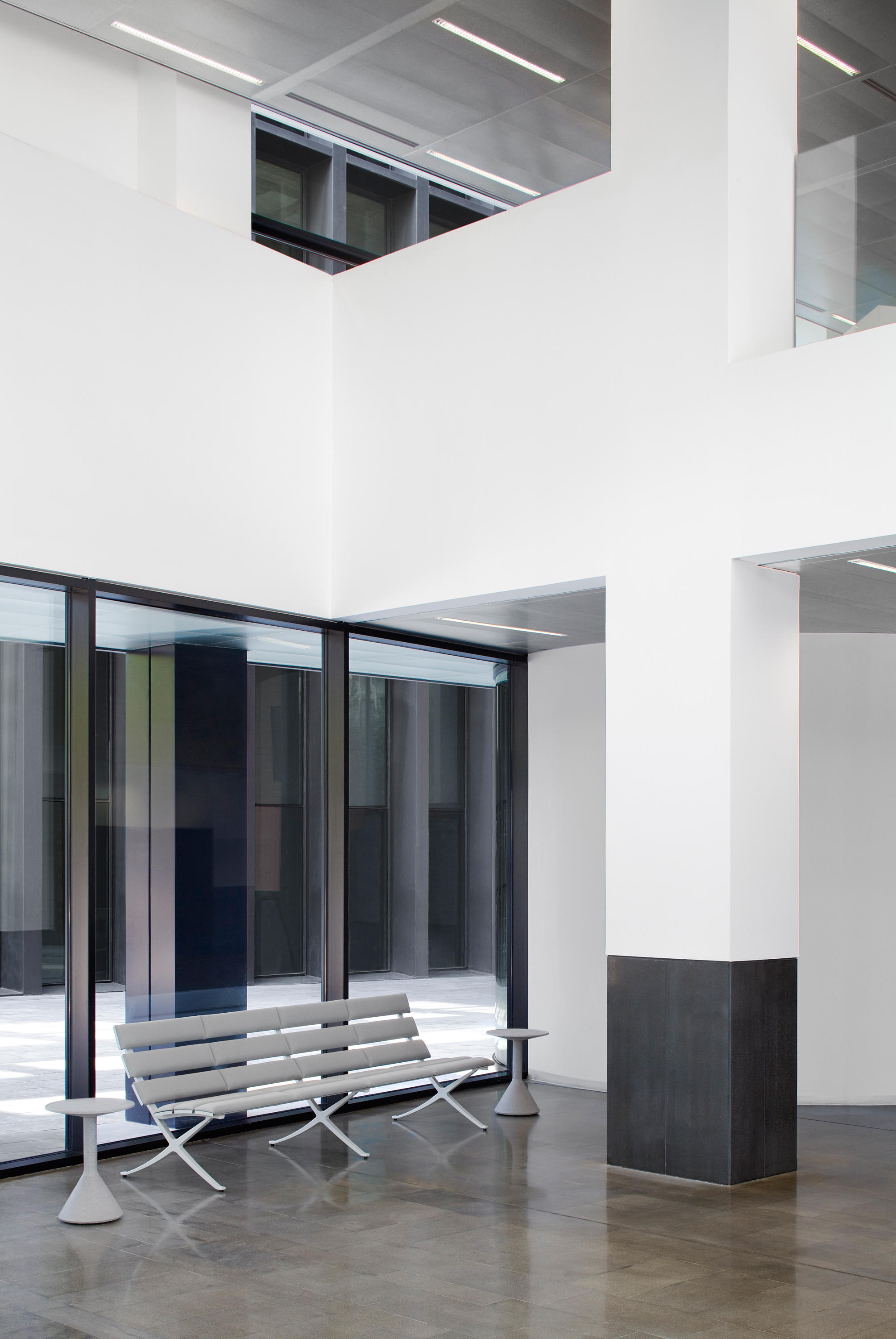 开云（中国） - 桌几|茶几/边几|办公家具|设计师家具|Side table 茶几/边几