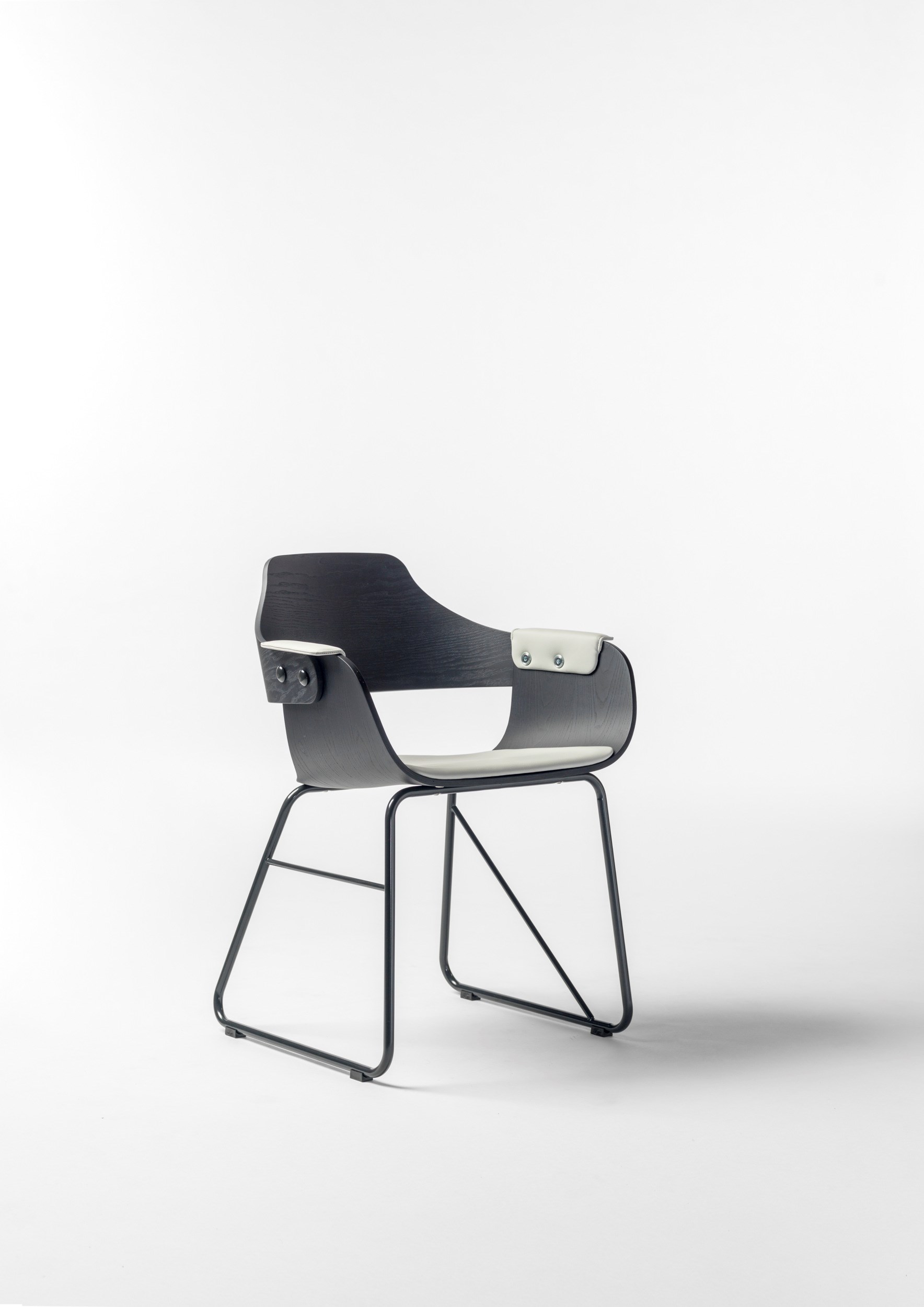 开云（中国） - 坐具|餐椅|办公家具|设计师家具|SHOWTIME 餐椅/洽谈椅