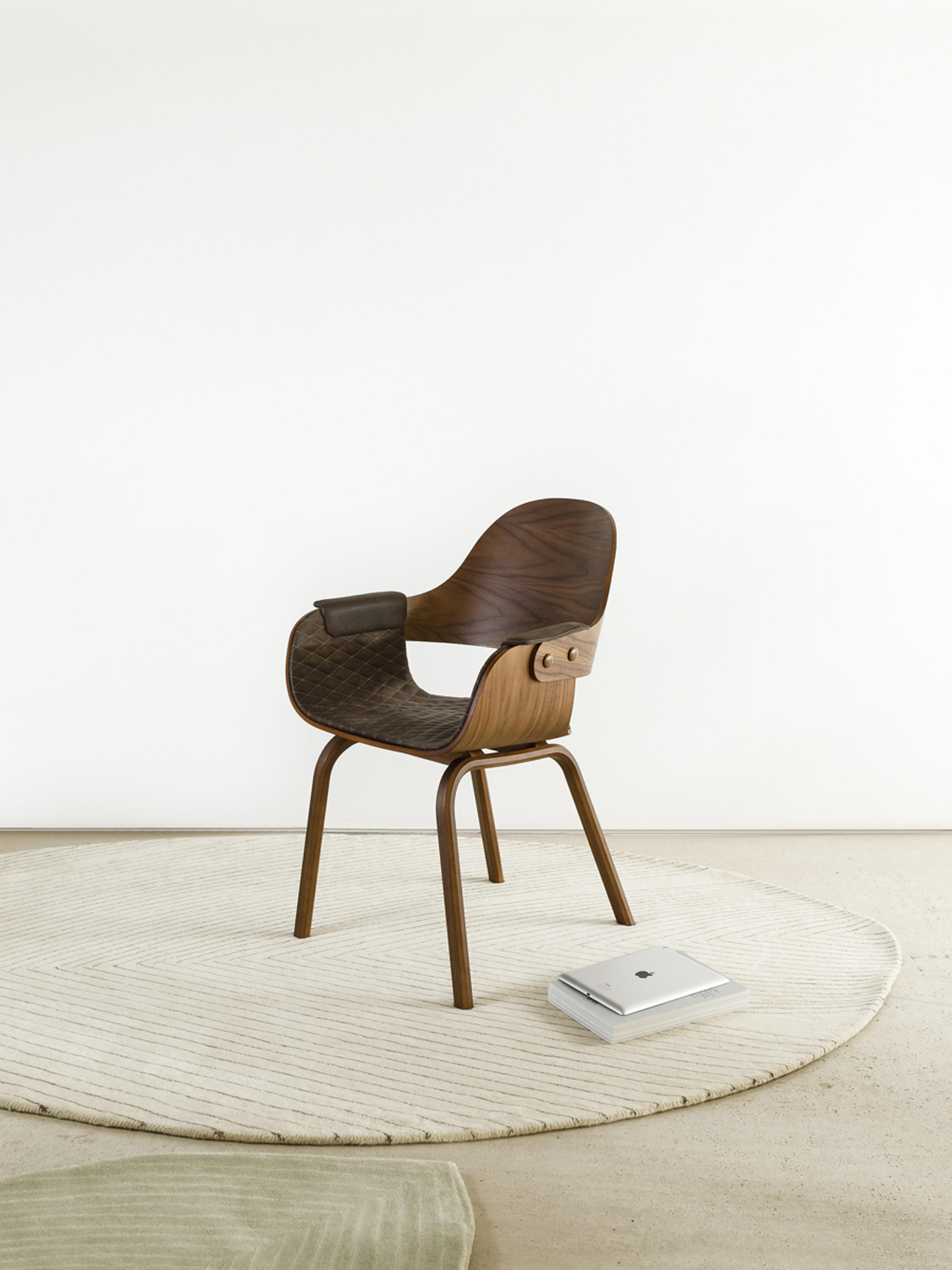 开云（中国） - 坐具|餐椅|办公家具|设计师家具|SHOWTIME 餐椅/洽谈椅