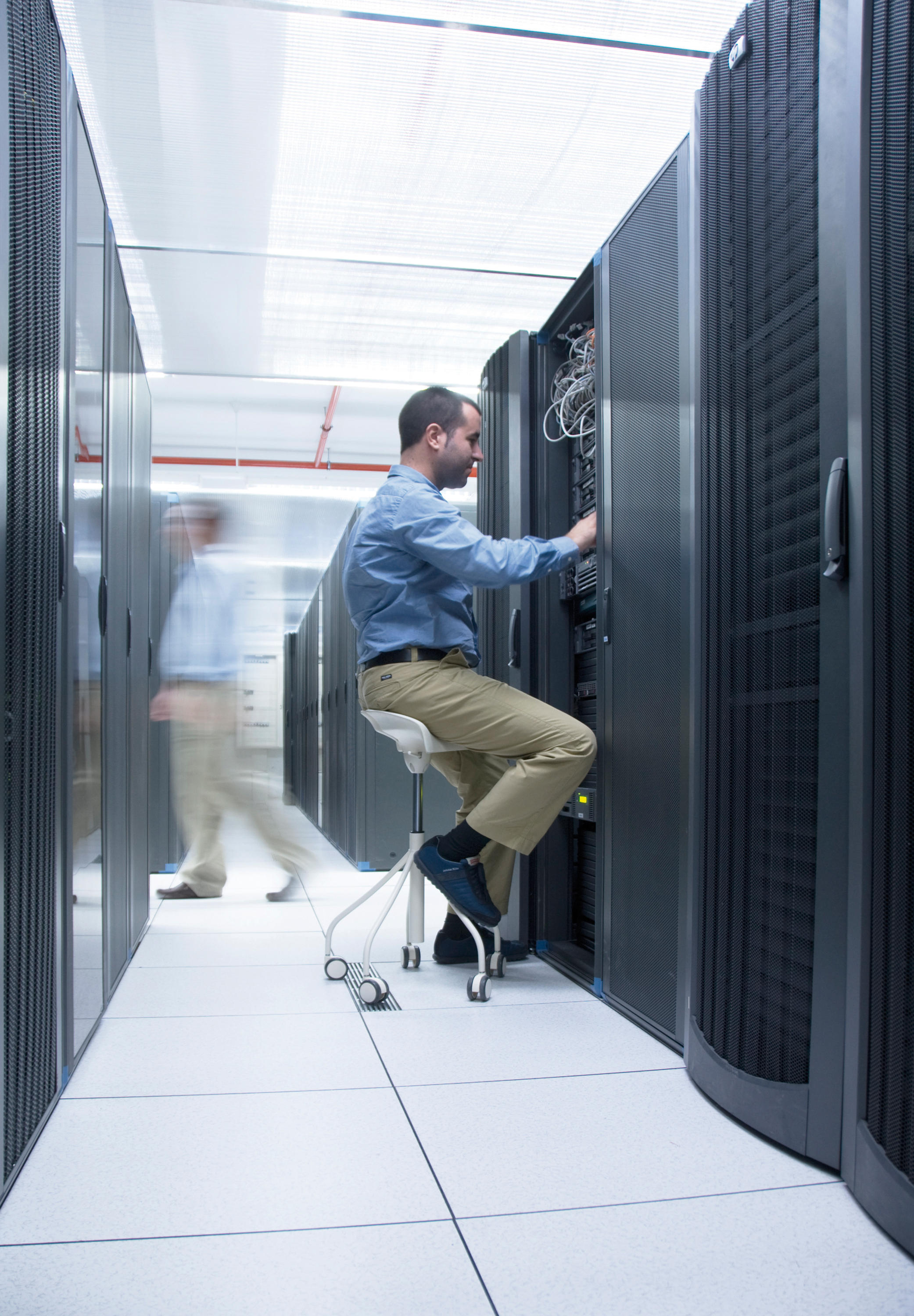 开云（中国） - 坐具|吧椅/凳子|办公家具|设计师家具|BINARIA 吧椅