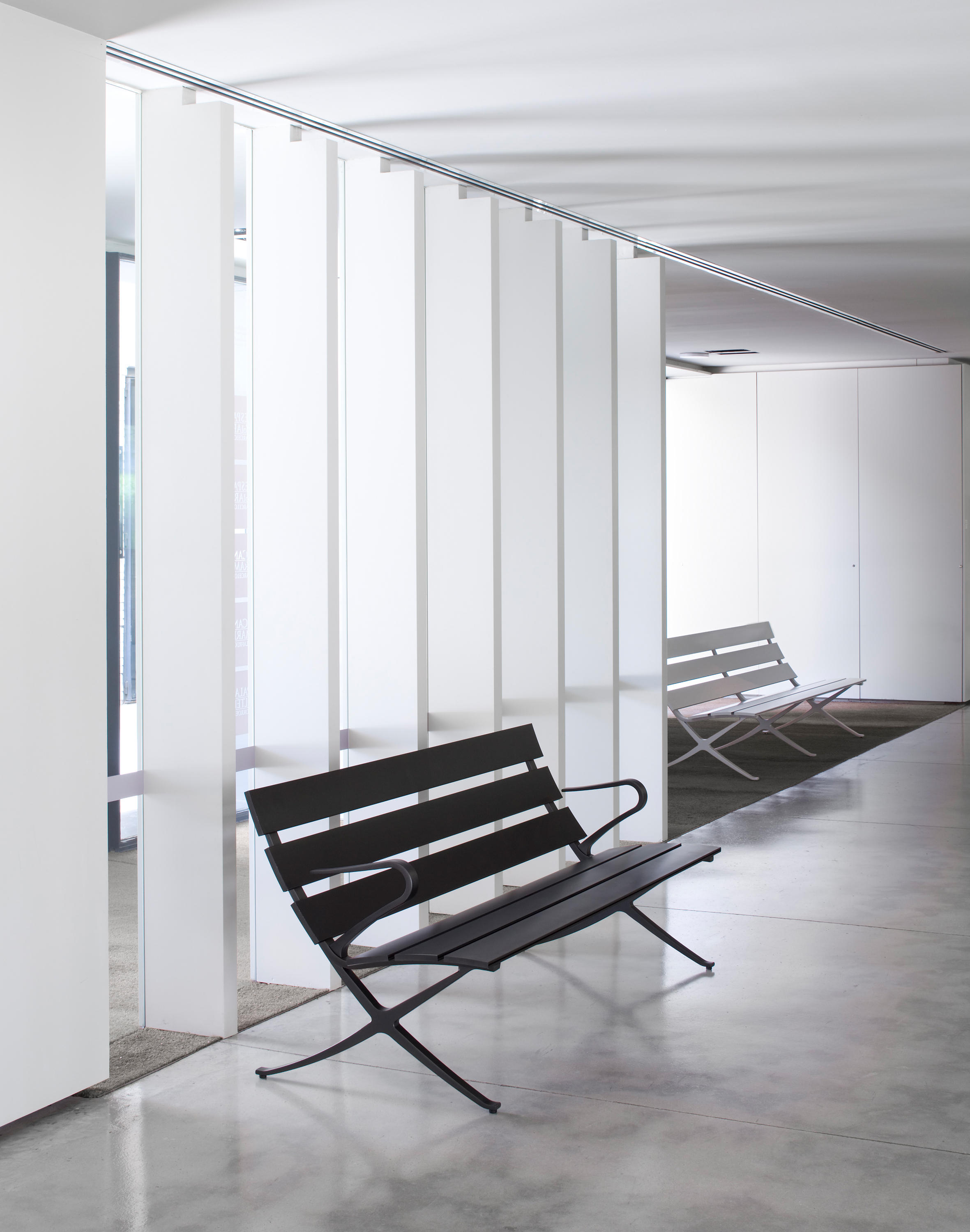 开云（中国） - 坐具|户外椅|办公家具|设计师家具|BENCH  等候椅/排椅