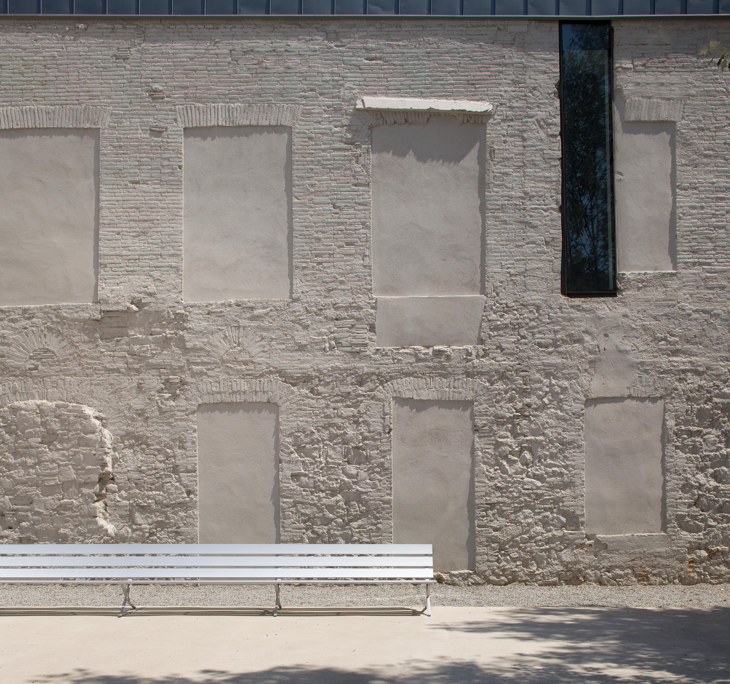 开云（中国） - 坐具|户外椅|办公家具|设计师家具|BENCH  等候椅/排椅