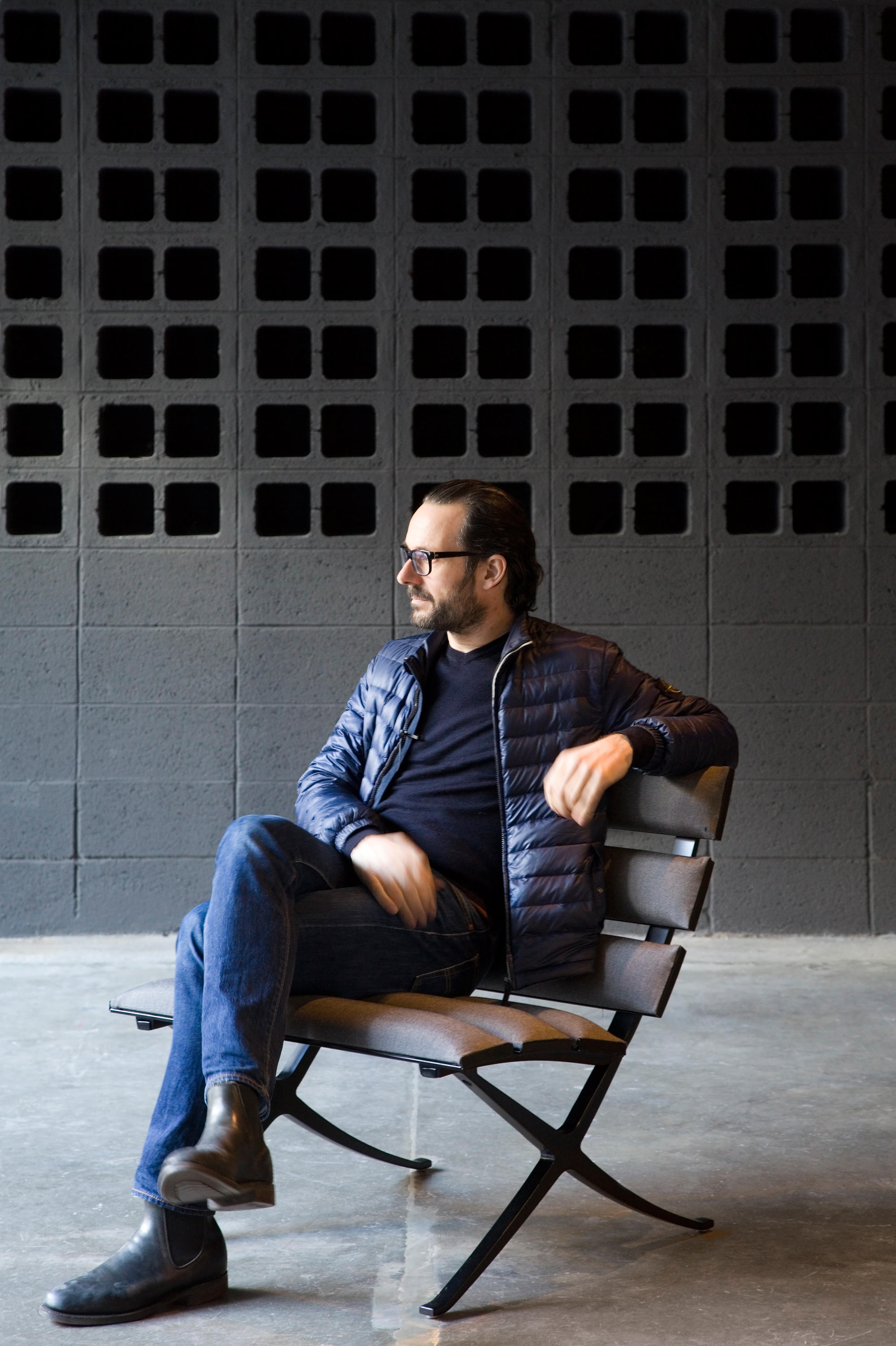 开云（中国） - 坐具|户外椅|办公家具|设计师家具|BENCH  等候椅/排椅