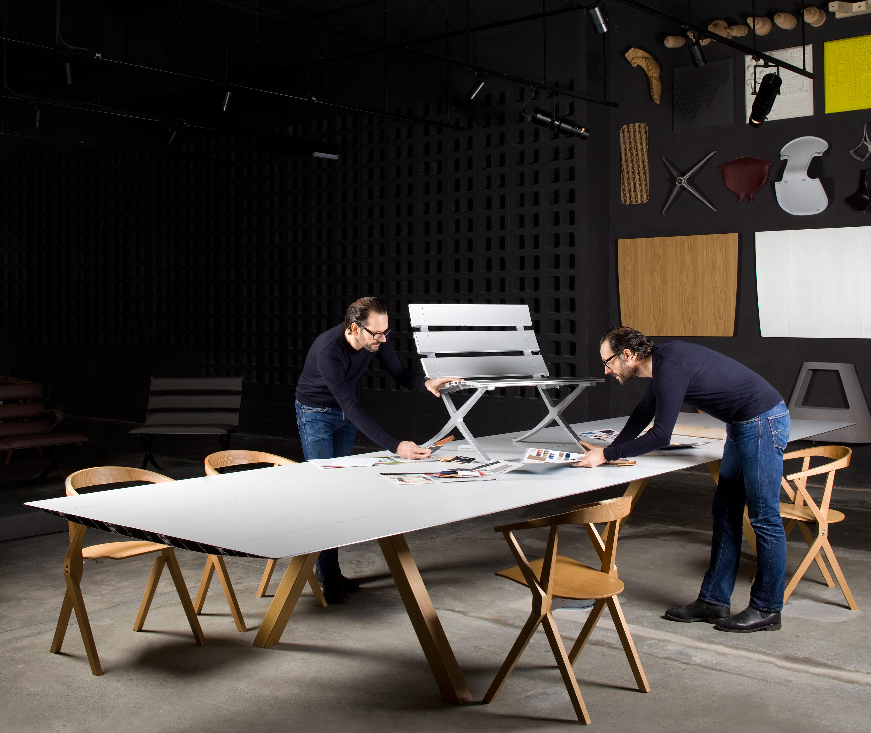 开云（中国） - 坐具|户外椅|办公家具|设计师家具|BENCH  等候椅/排椅