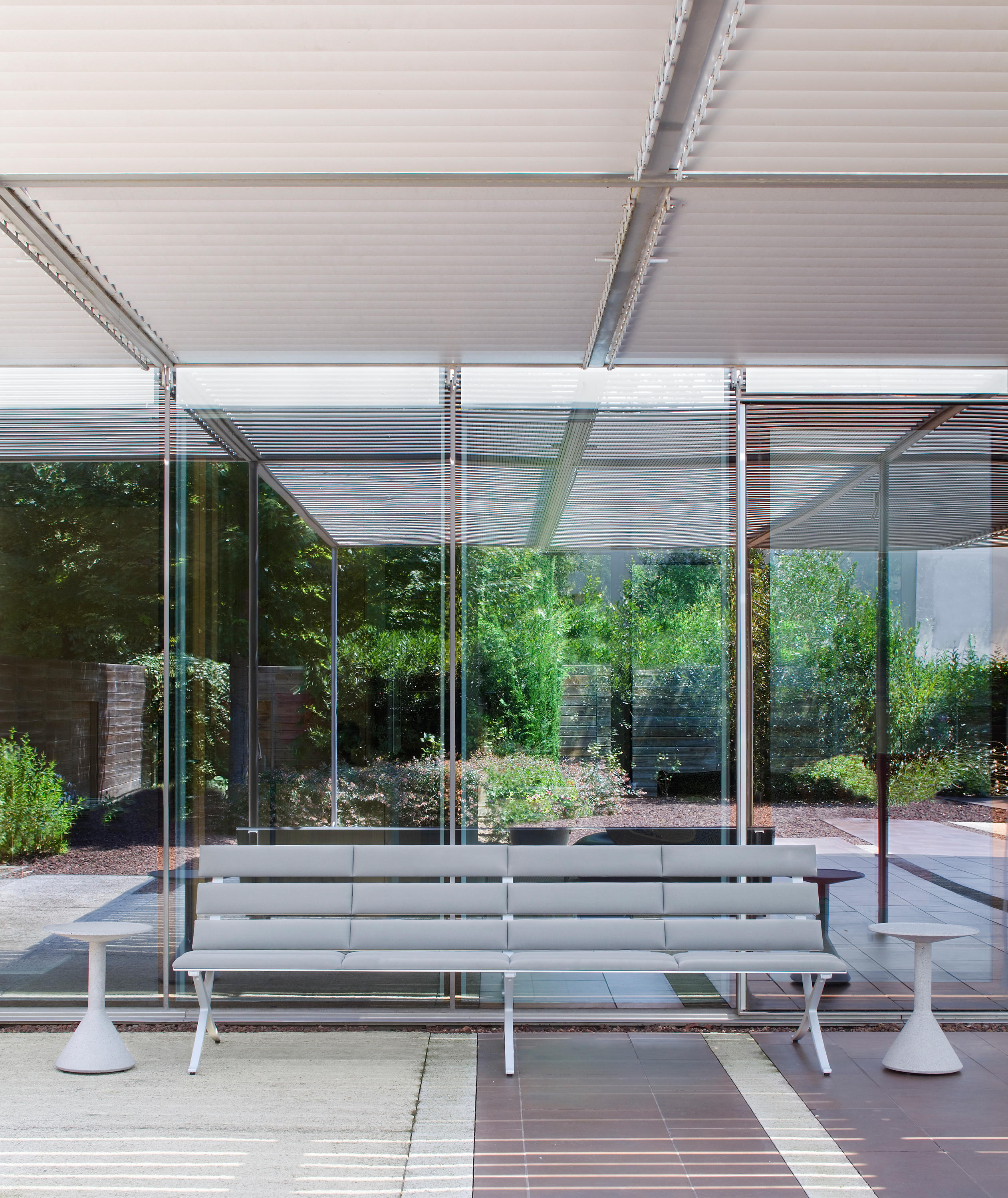 开云（中国） - 坐具|户外椅|办公家具|设计师家具|BENCH  等候椅/排椅