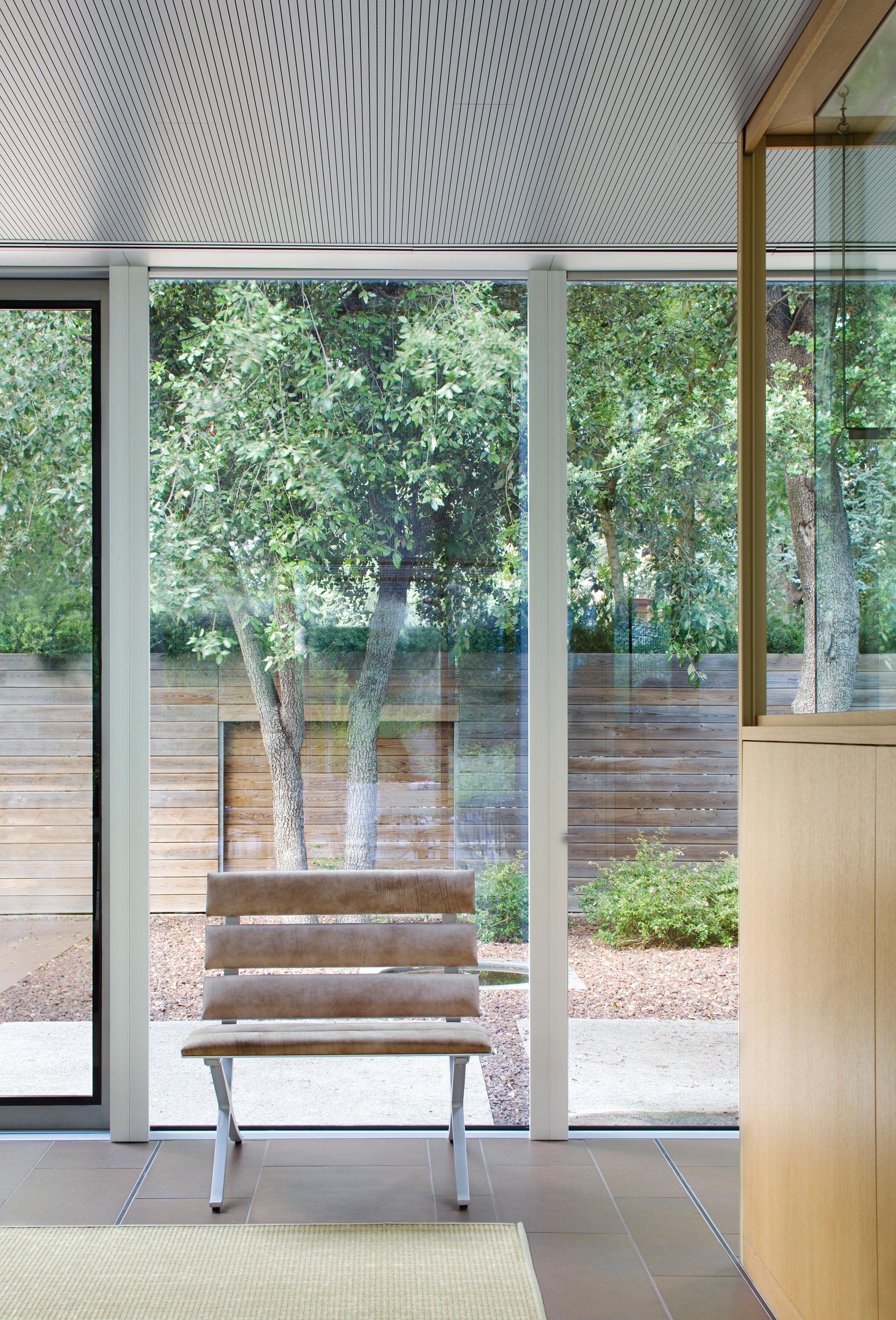 开云（中国） - 坐具|户外椅|办公家具|设计师家具|BENCH  等候椅/排椅