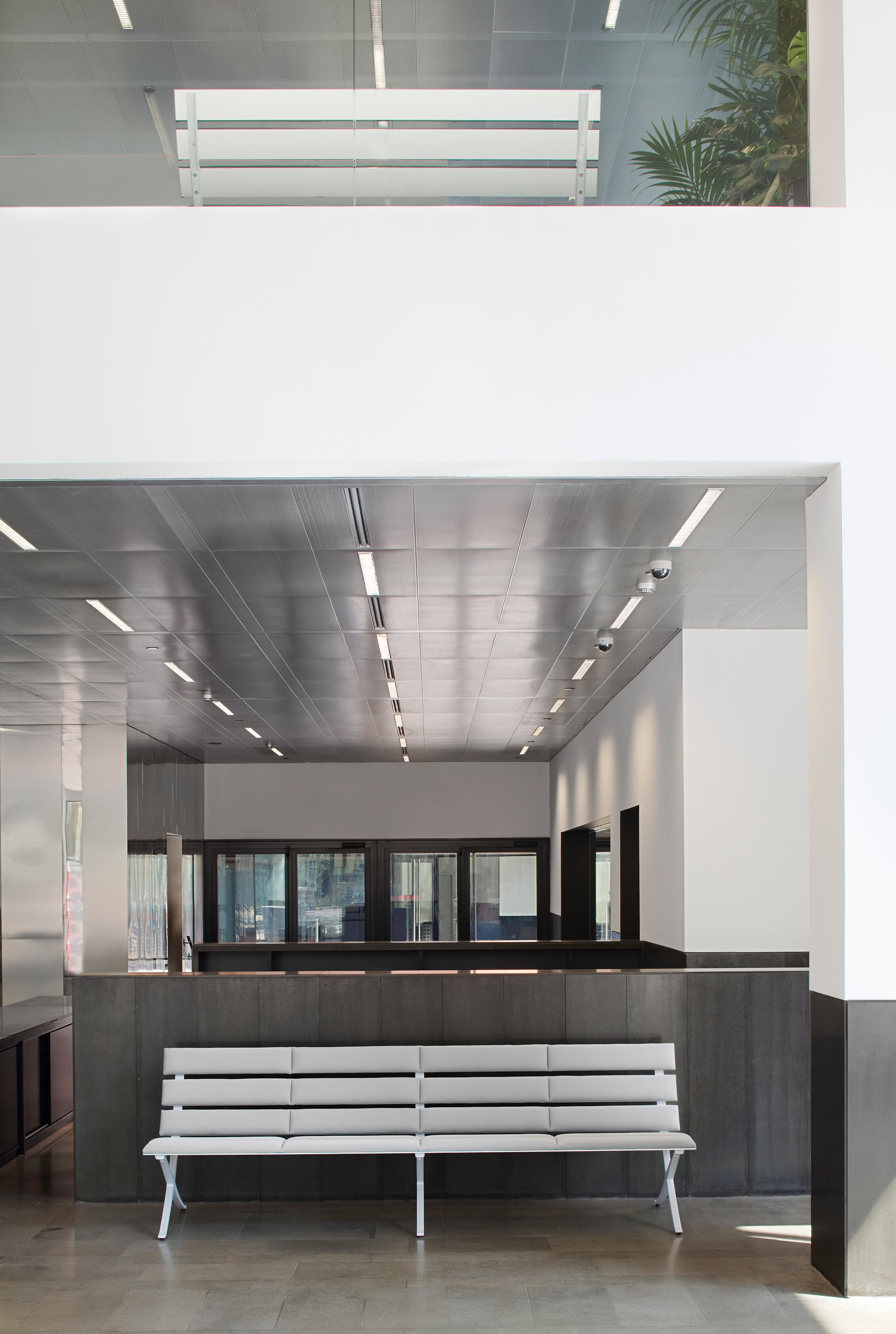 开云（中国） - 坐具|户外椅|办公家具|设计师家具|BENCH  等候椅/排椅