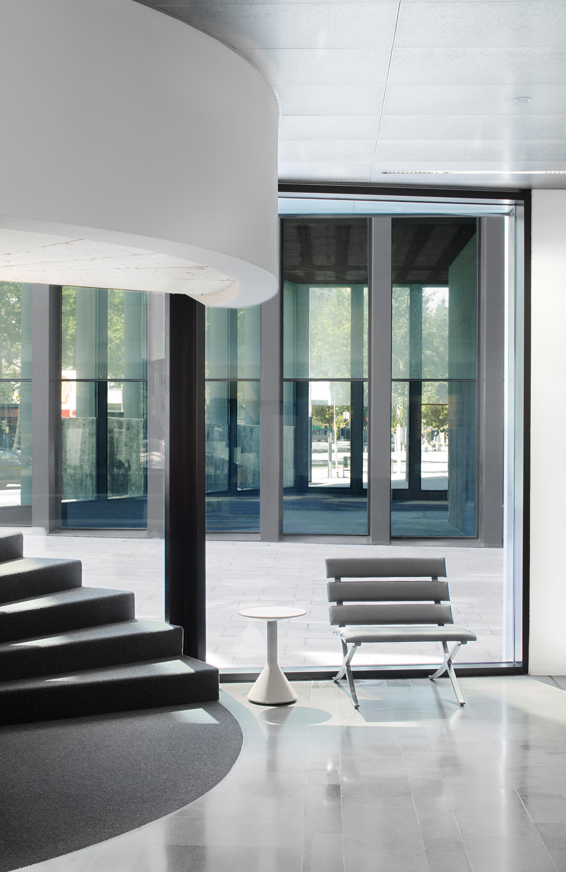 开云（中国） - 坐具|户外椅|办公家具|设计师家具|BENCH  等候椅/排椅