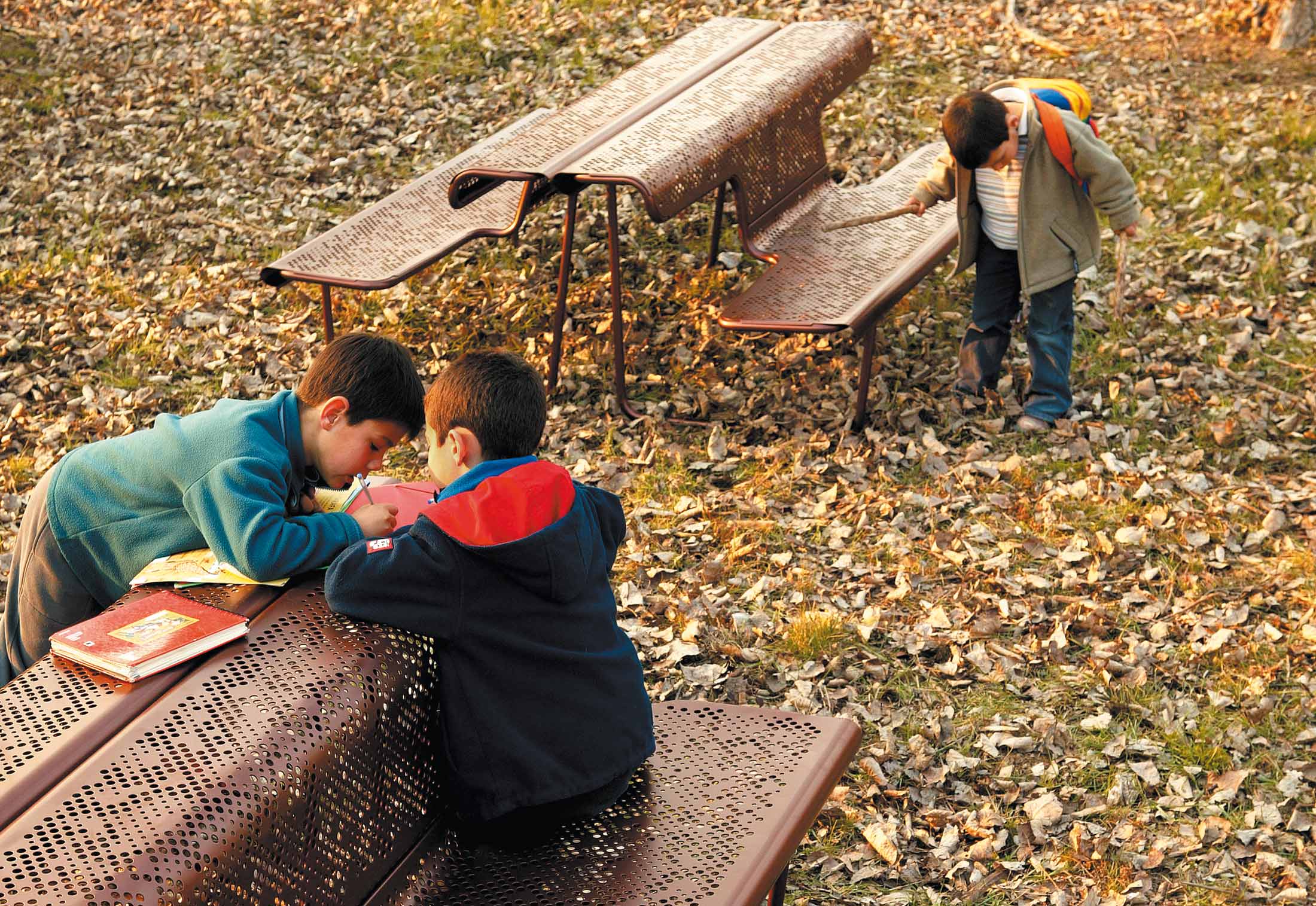 开云（中国） - 坐具|户外椅|办公家具|设计师家具|EL POETA  户外等候椅