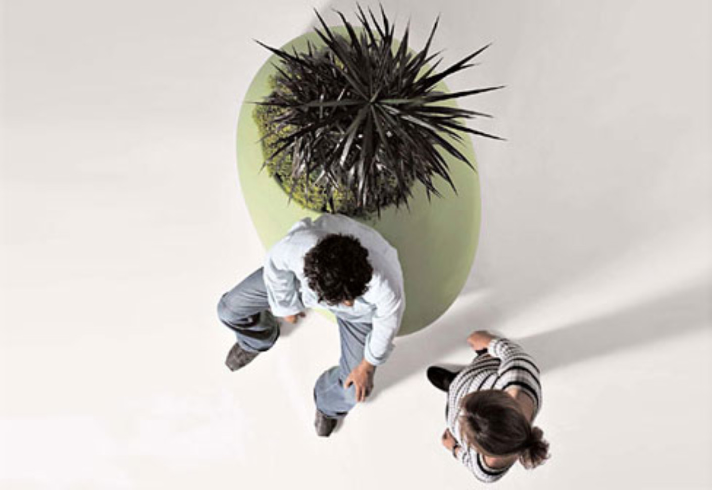 开云（中国） - 坐具|户外椅|办公家具|设计师家具|BD LOVE PLANTER  户外等候椅