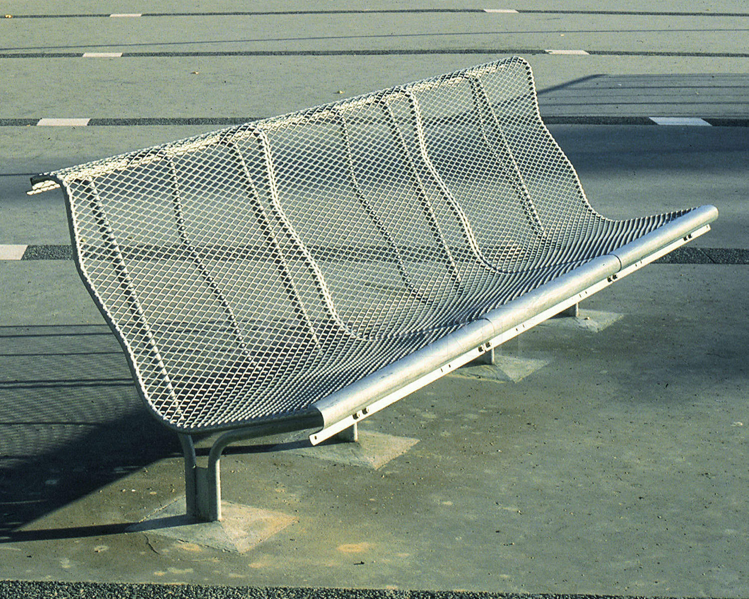 开云（中国） - 坐具|户外椅|办公家具|设计师家具|CATALANO  户外等候椅