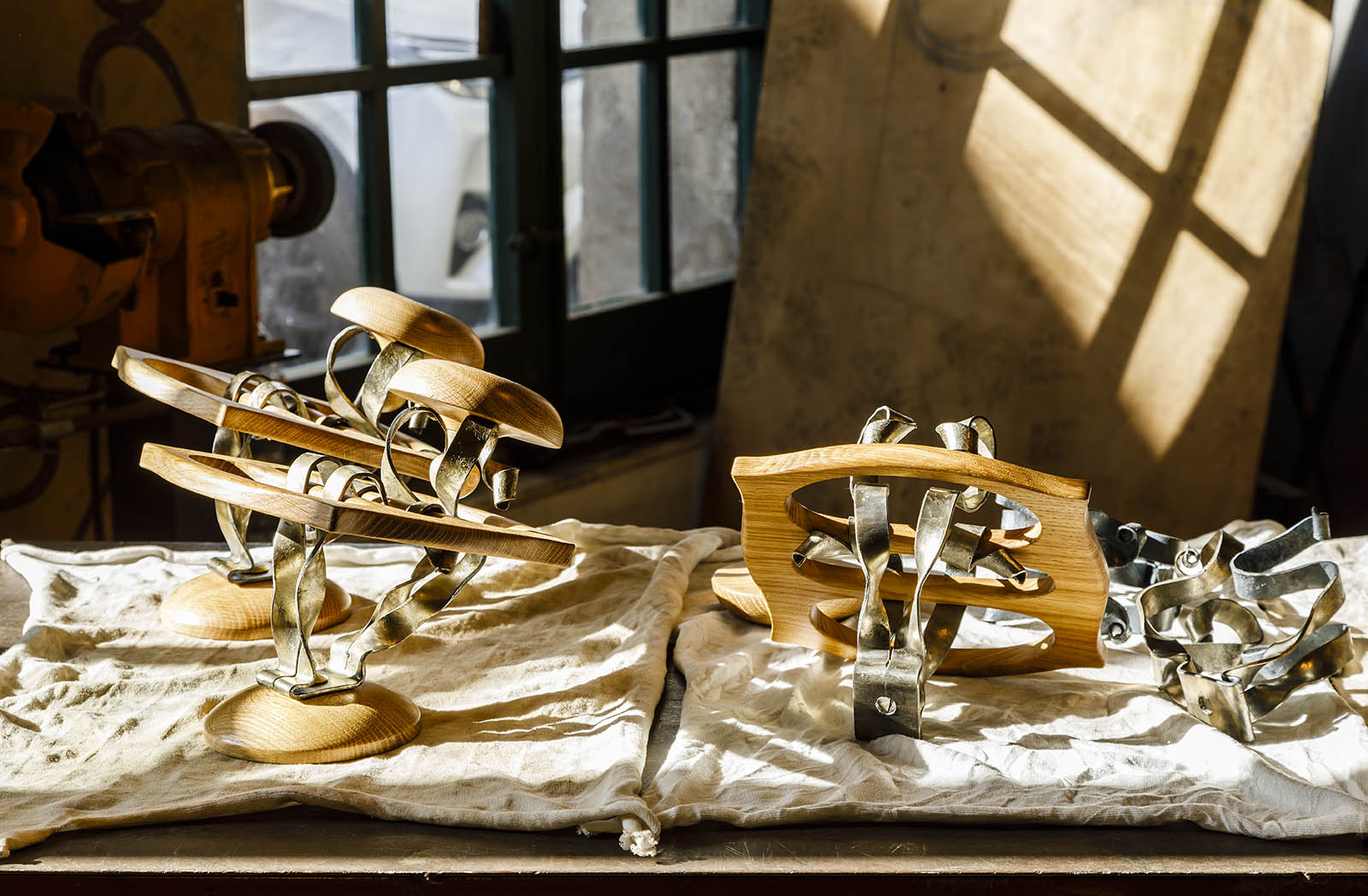 开云（中国） - 附件|衣帽架|办公家具|设计师家具|衣帽架 CALVET