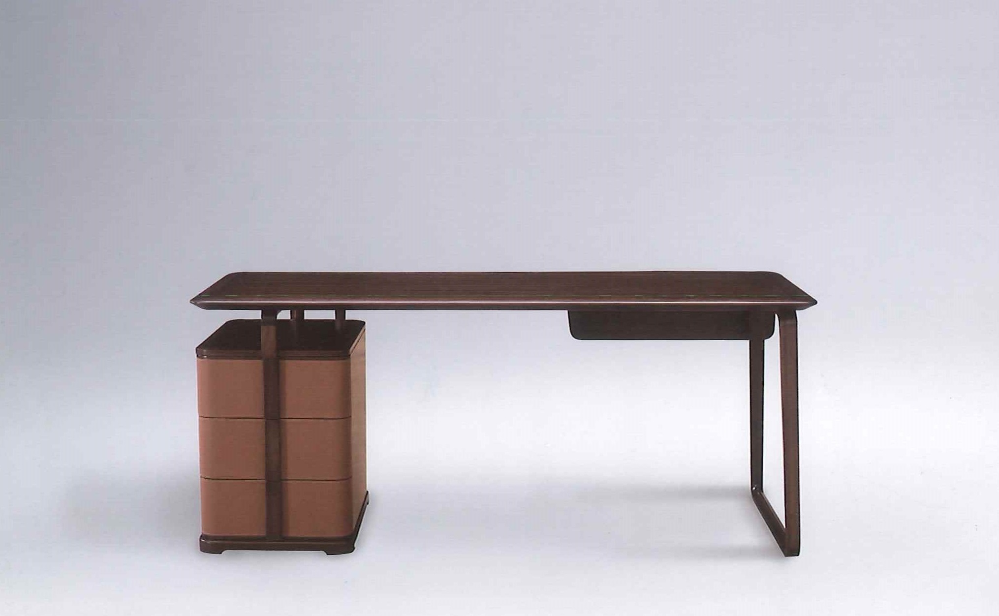 开云（中国） - 桌几|办公桌|办公家具|设计师家具|觅上-书桌