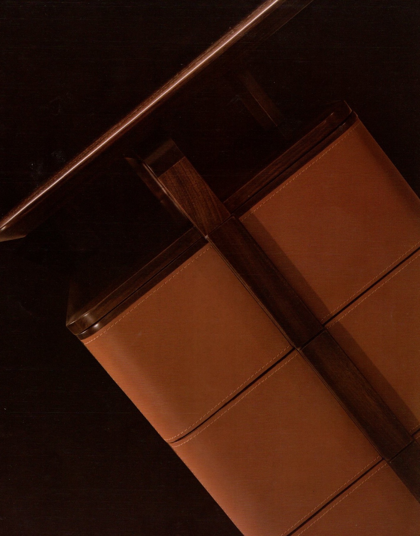 开云（中国） - 桌几|办公桌|办公家具|设计师家具|觅上-书桌