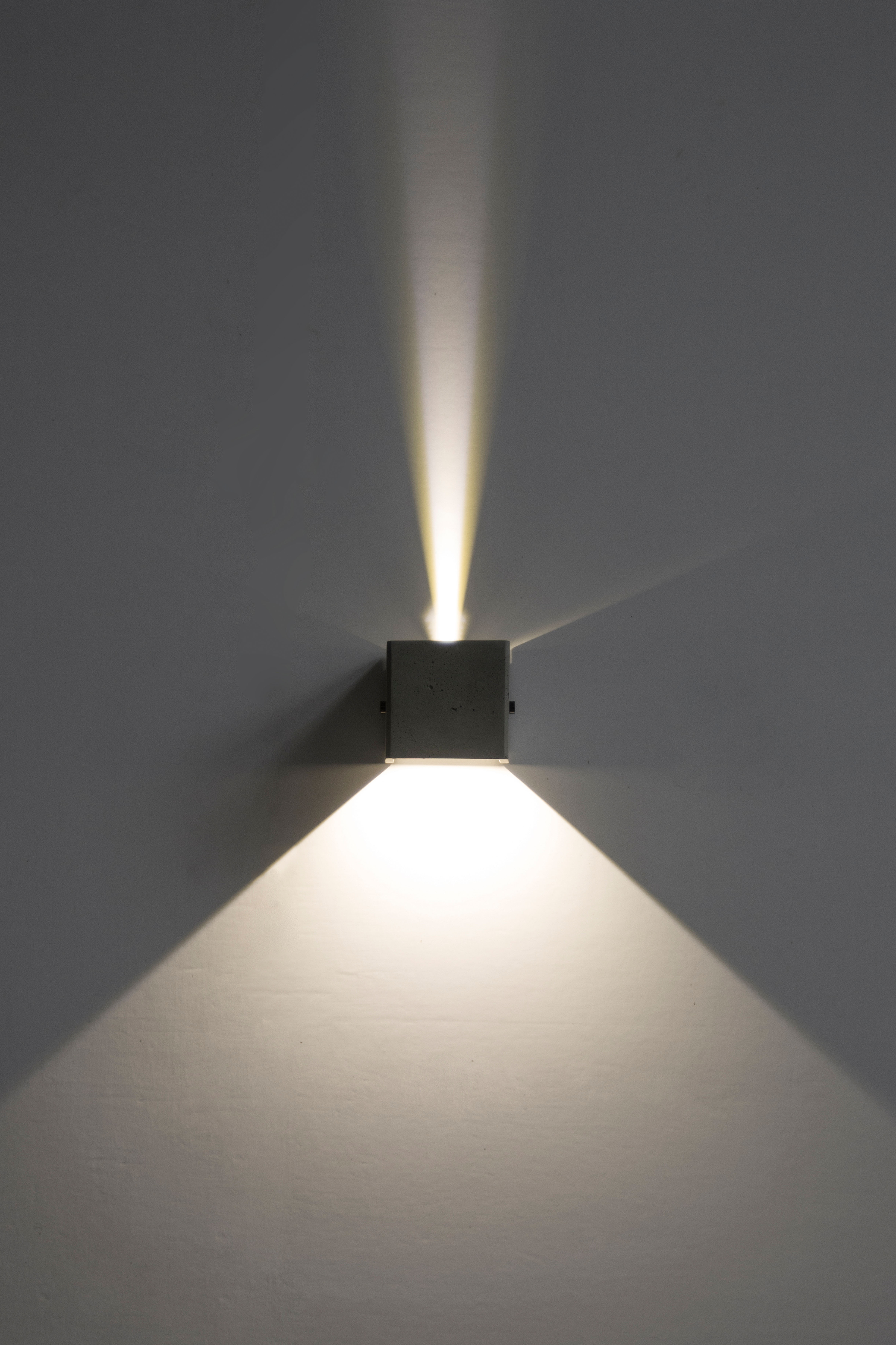 开云（中国） - 灯饰|壁灯|办公家具|设计师家具|壁灯-V