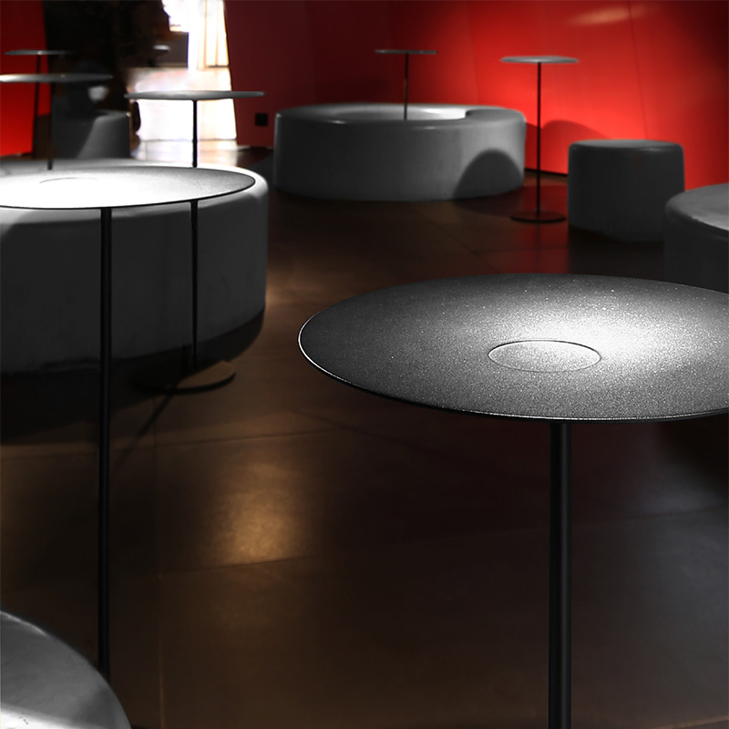 开云（中国） - 桌几|茶几/边几|办公家具|设计师家具|边桌-01