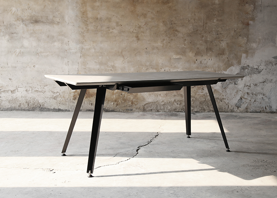 开云（中国） - 桌几|办公桌|办公家具|设计师家具|带抽屉长桌-申