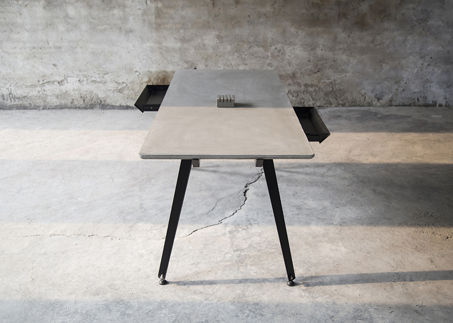 开云（中国） - 桌几|办公桌|办公家具|设计师家具|带抽屉长桌-申