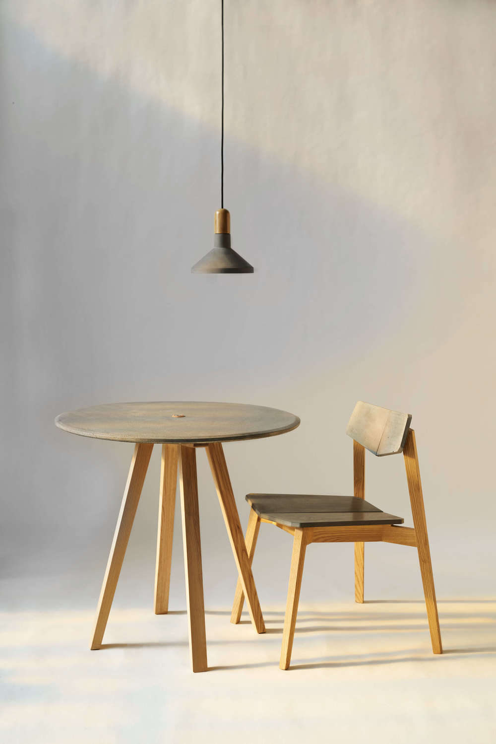 开云（中国） - 桌几|茶几/边几|办公家具|设计师家具|圆桌-不