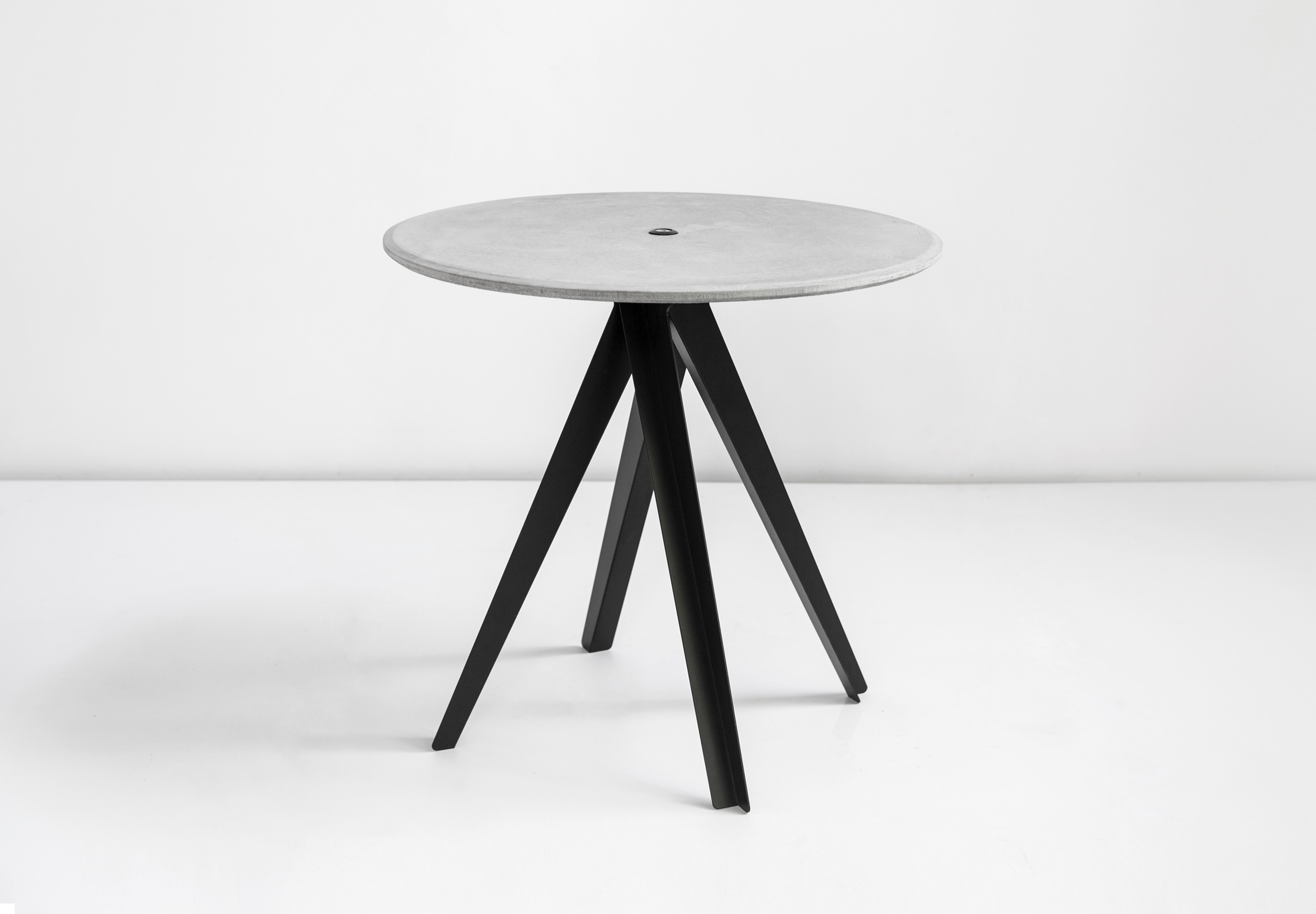 [开云（中国） - 桌几|茶几/边几|办公家具|设计师家具|桌子-卍]