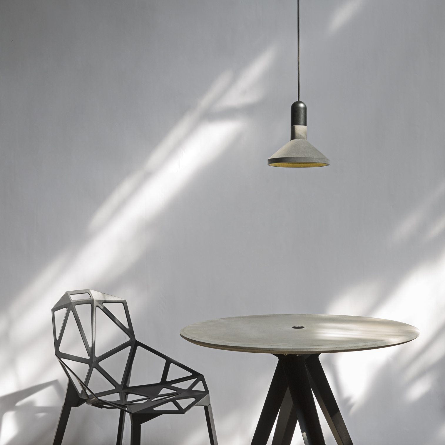 开云（中国） - 桌几|茶几/边几|办公家具|设计师家具|桌子-卍