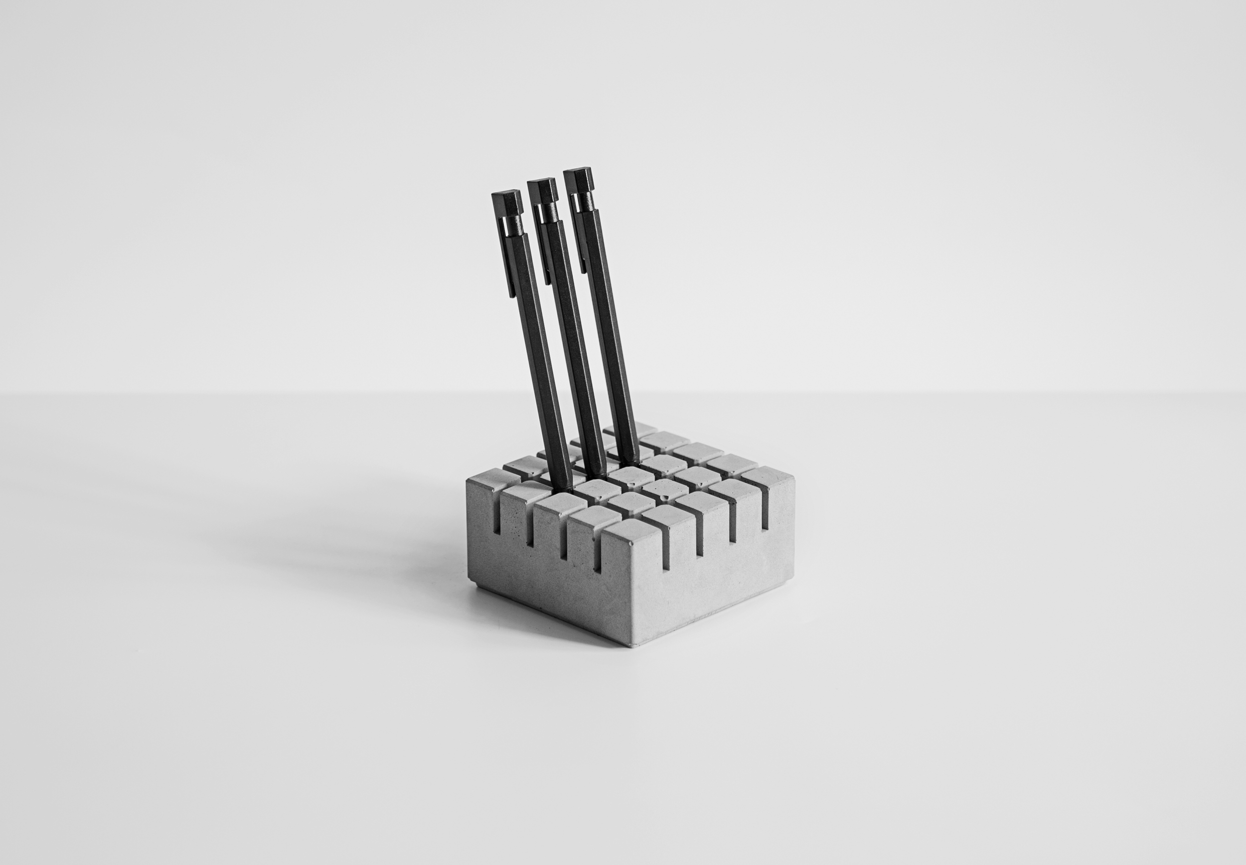 开云（中国） - 附件|饰品|办公家具|设计师家具|名片夹 / 笔插-井