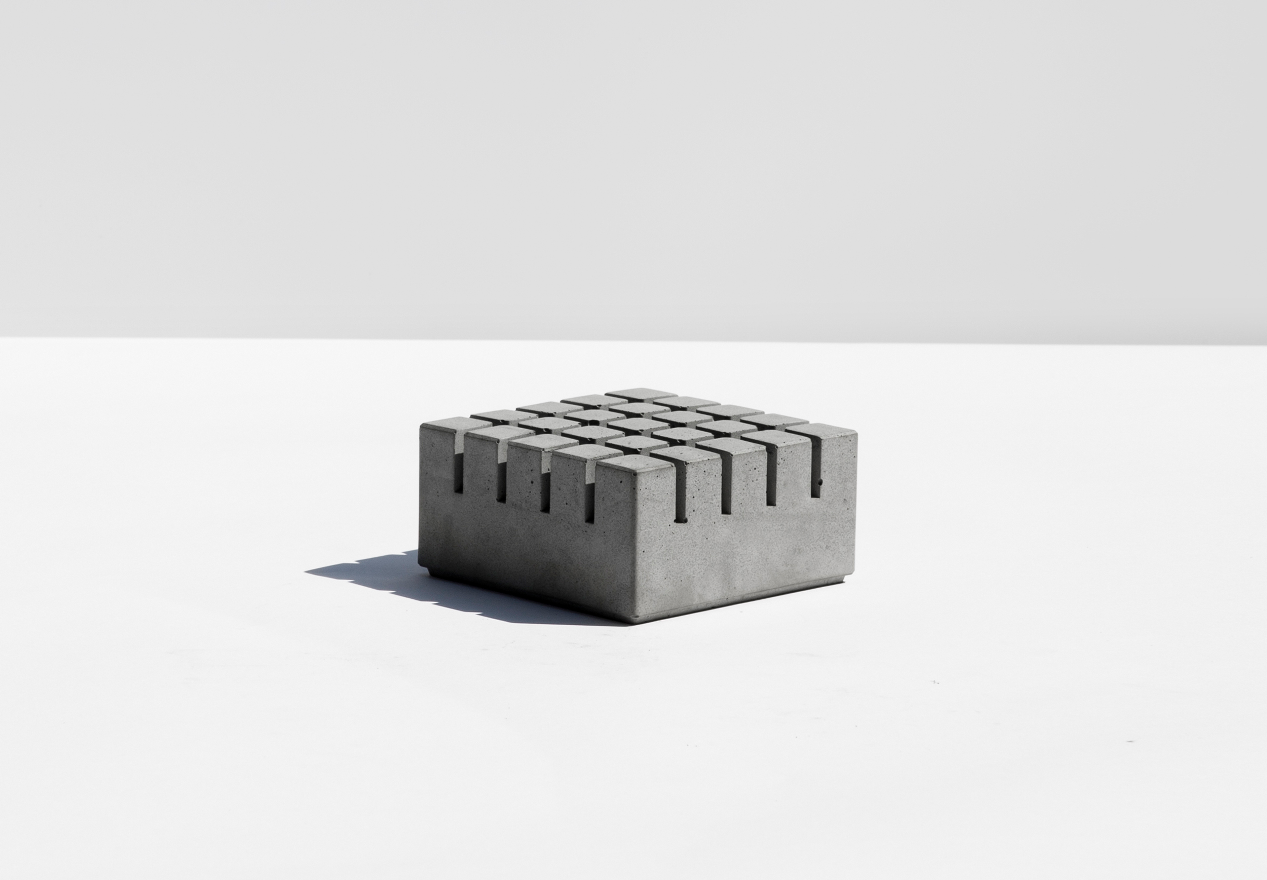 开云（中国） - 附件|饰品|办公家具|设计师家具|名片夹 / 笔插-井