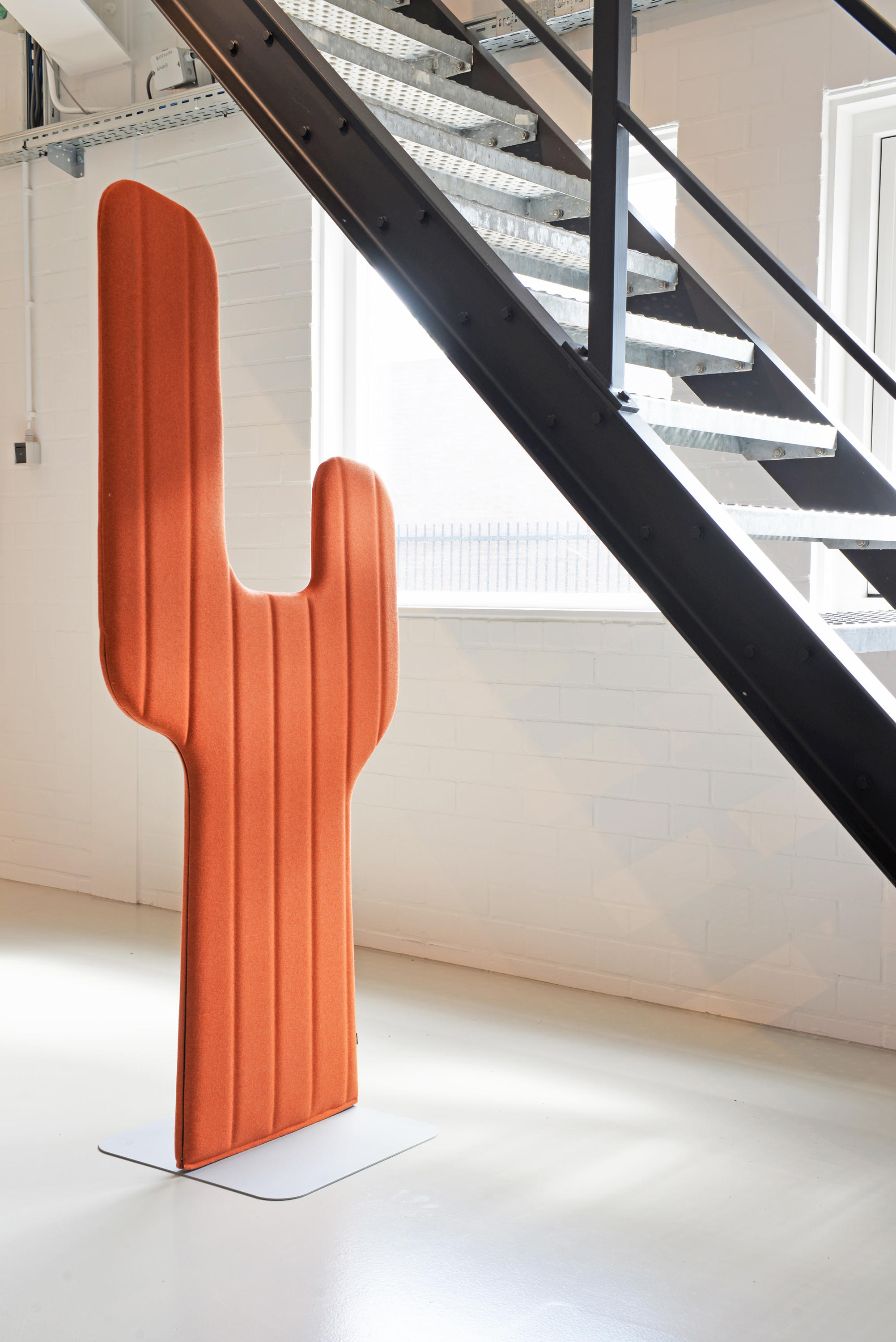 开云（中国） - 附件|屏风|办公家具|设计师家具|仙人掌