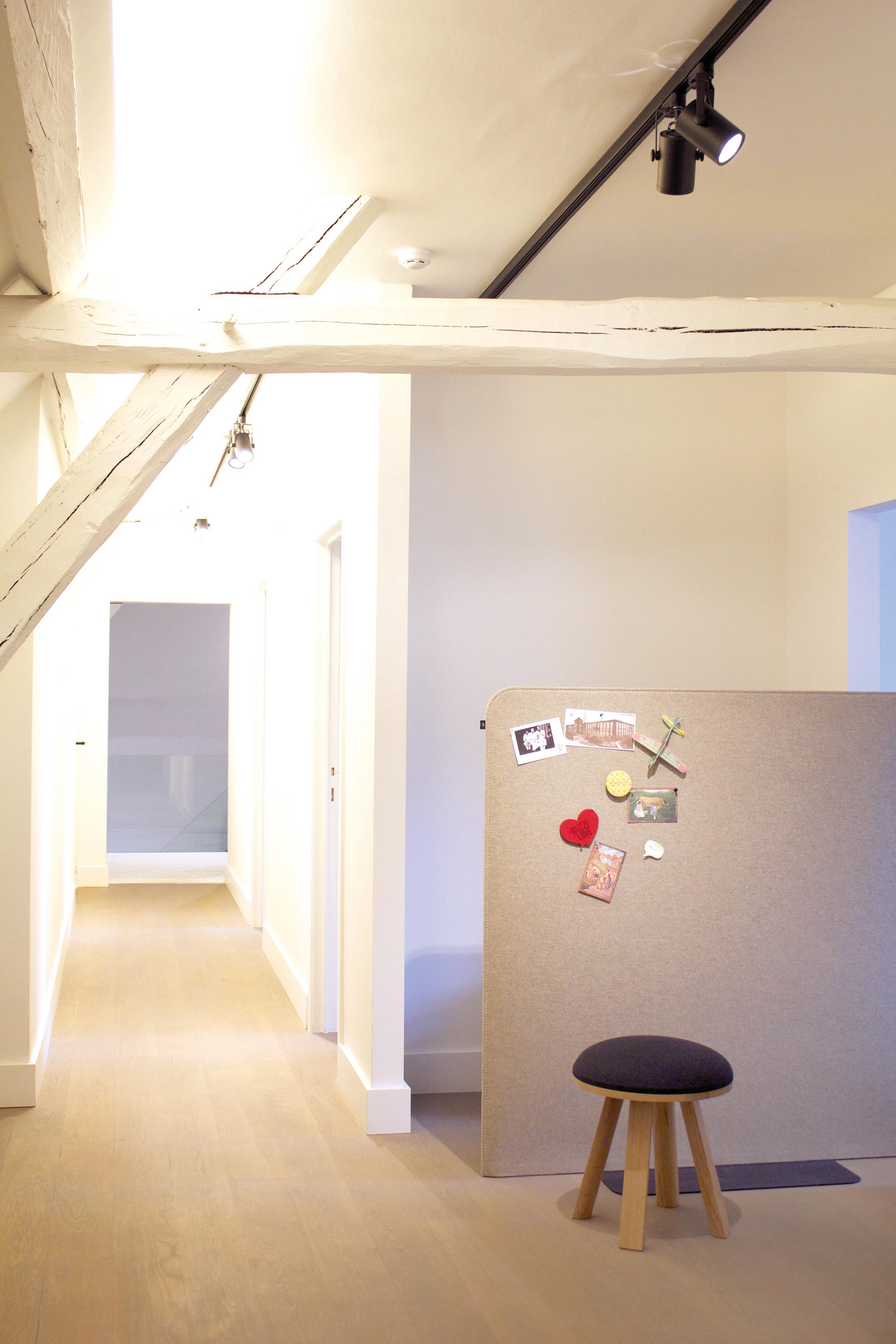 开云（中国） - 附件|屏风|办公家具|设计师家具|自由