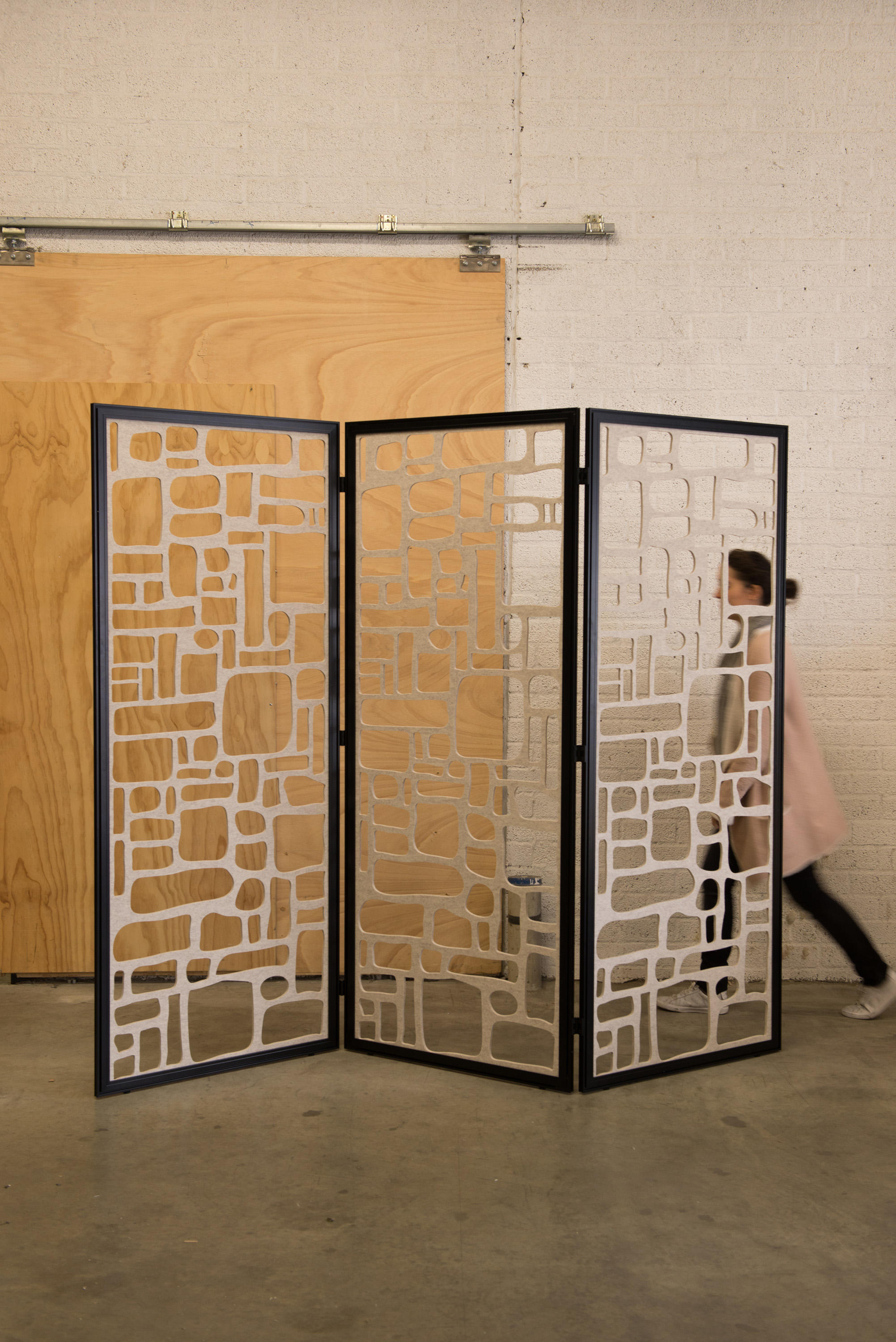 开云（中国） - 附件|装饰画/墙饰|办公家具|设计师家具|挂毡房隔板