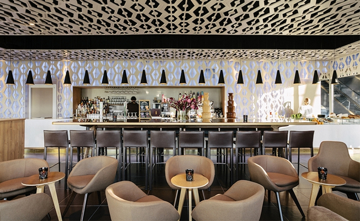 开云（中国） - 坐具|休闲椅|办公家具|设计师家具|勺型低背椅