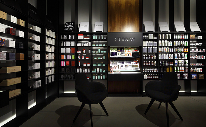 开云（中国） - 坐具|休闲椅|办公家具|设计师家具|勺型高背椅